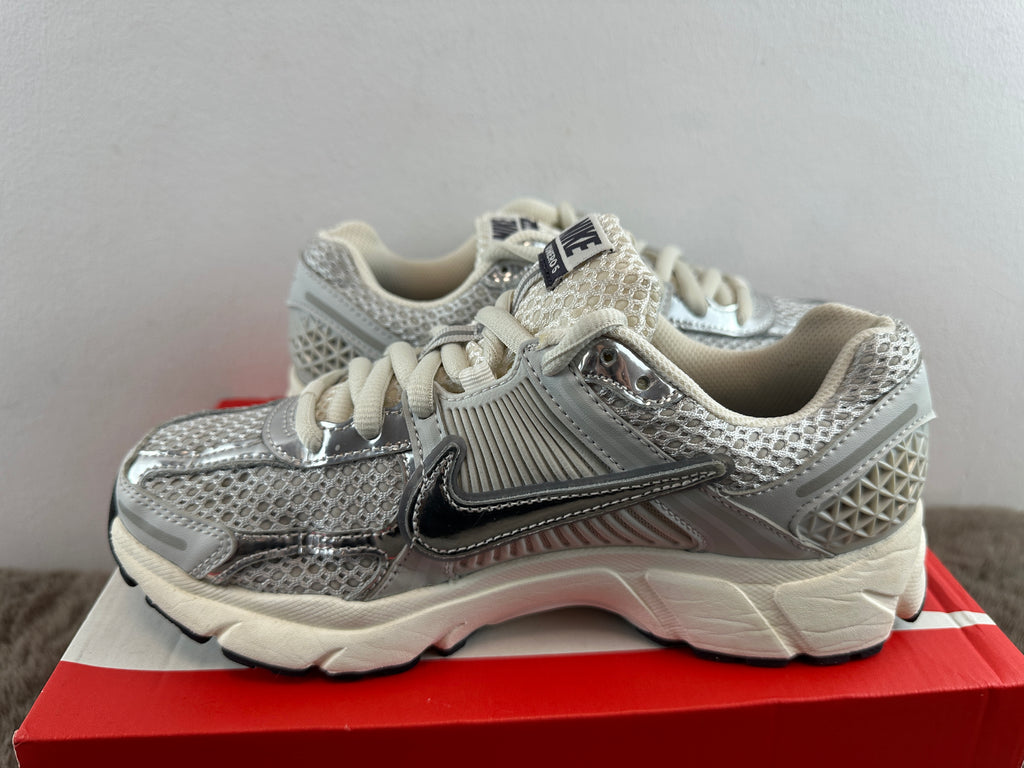 NIKE ZOOM VOMERO 5