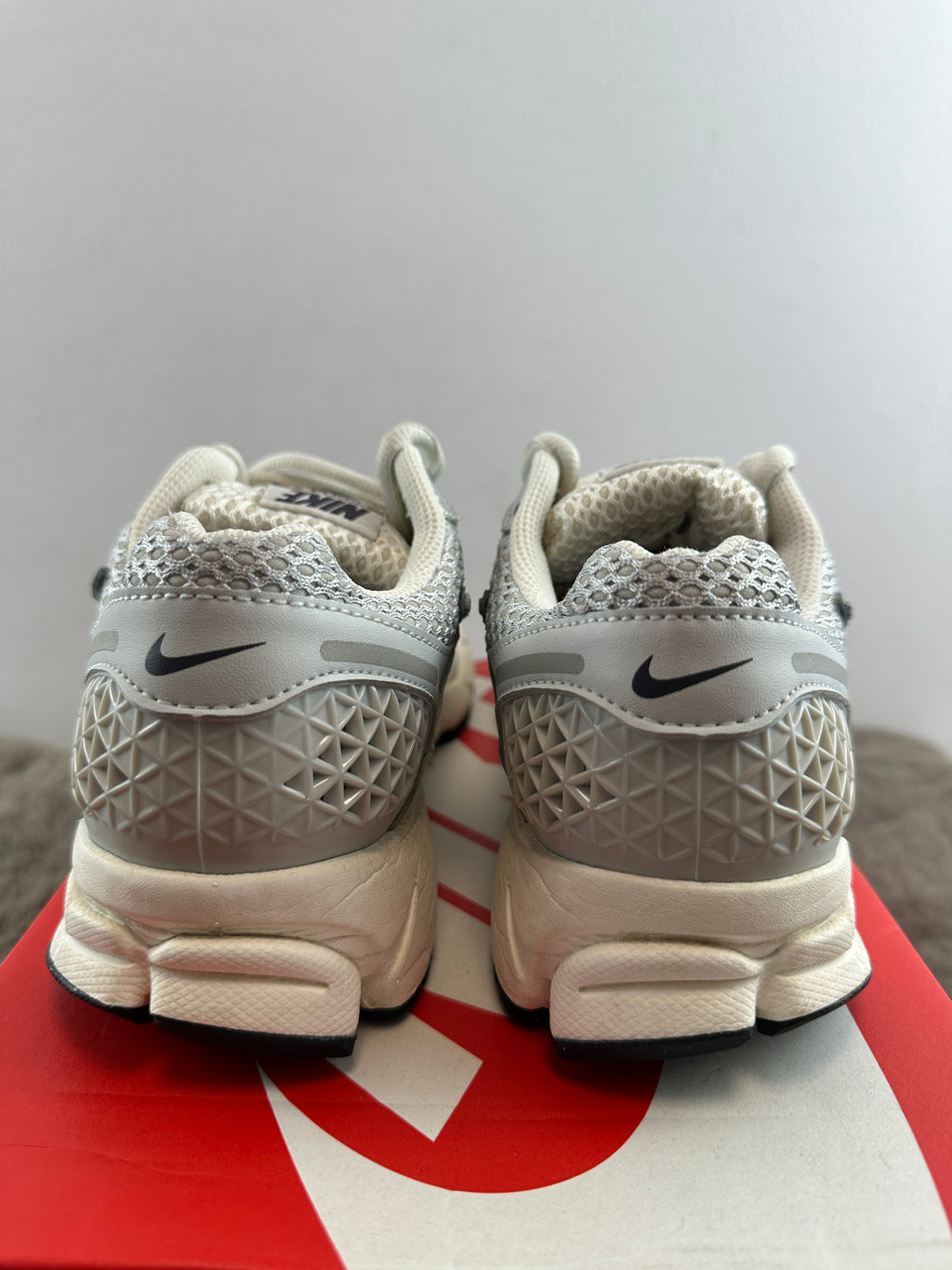 NIKE ZOOM VOMERO 5
