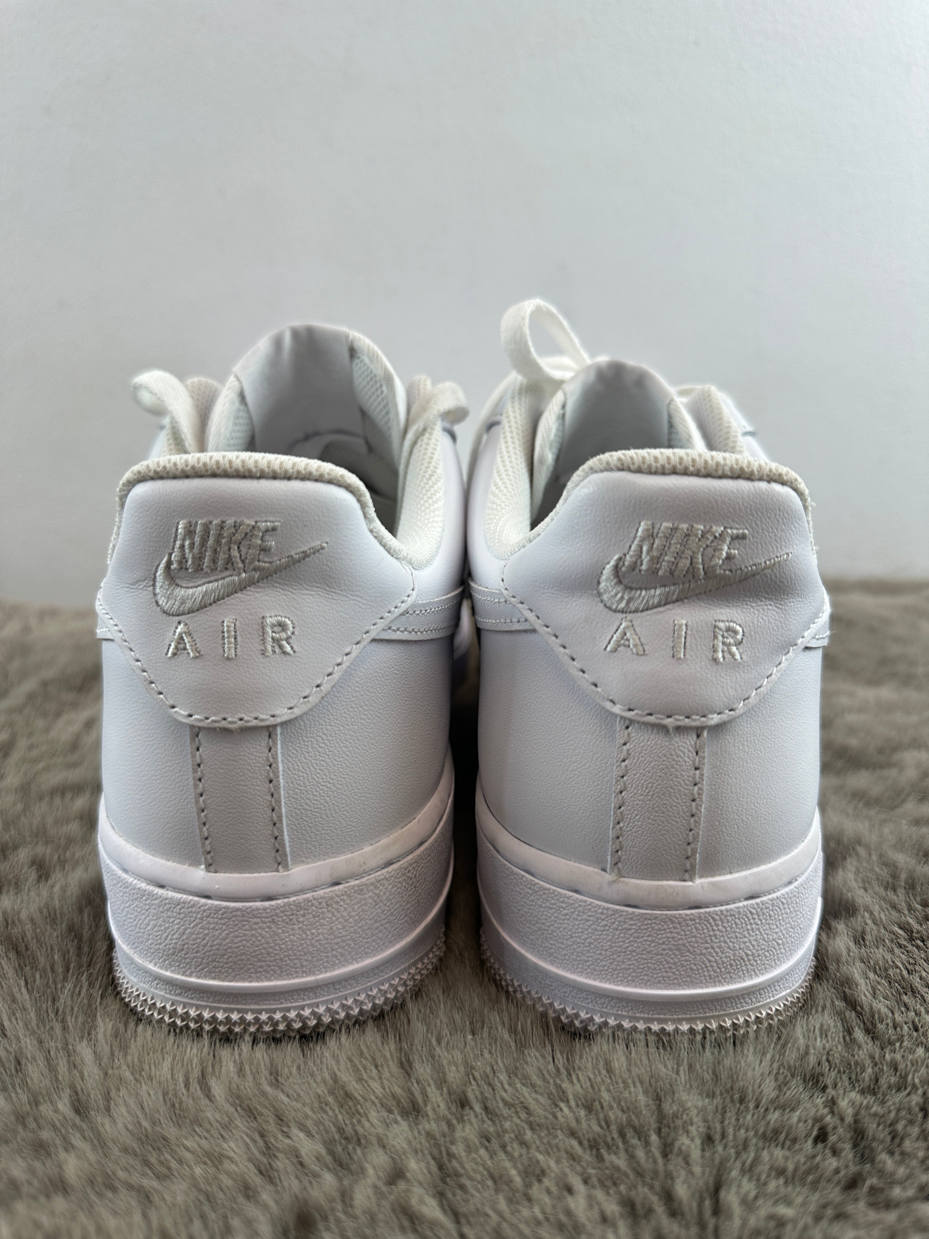 NIKE AIR FORCE 1
