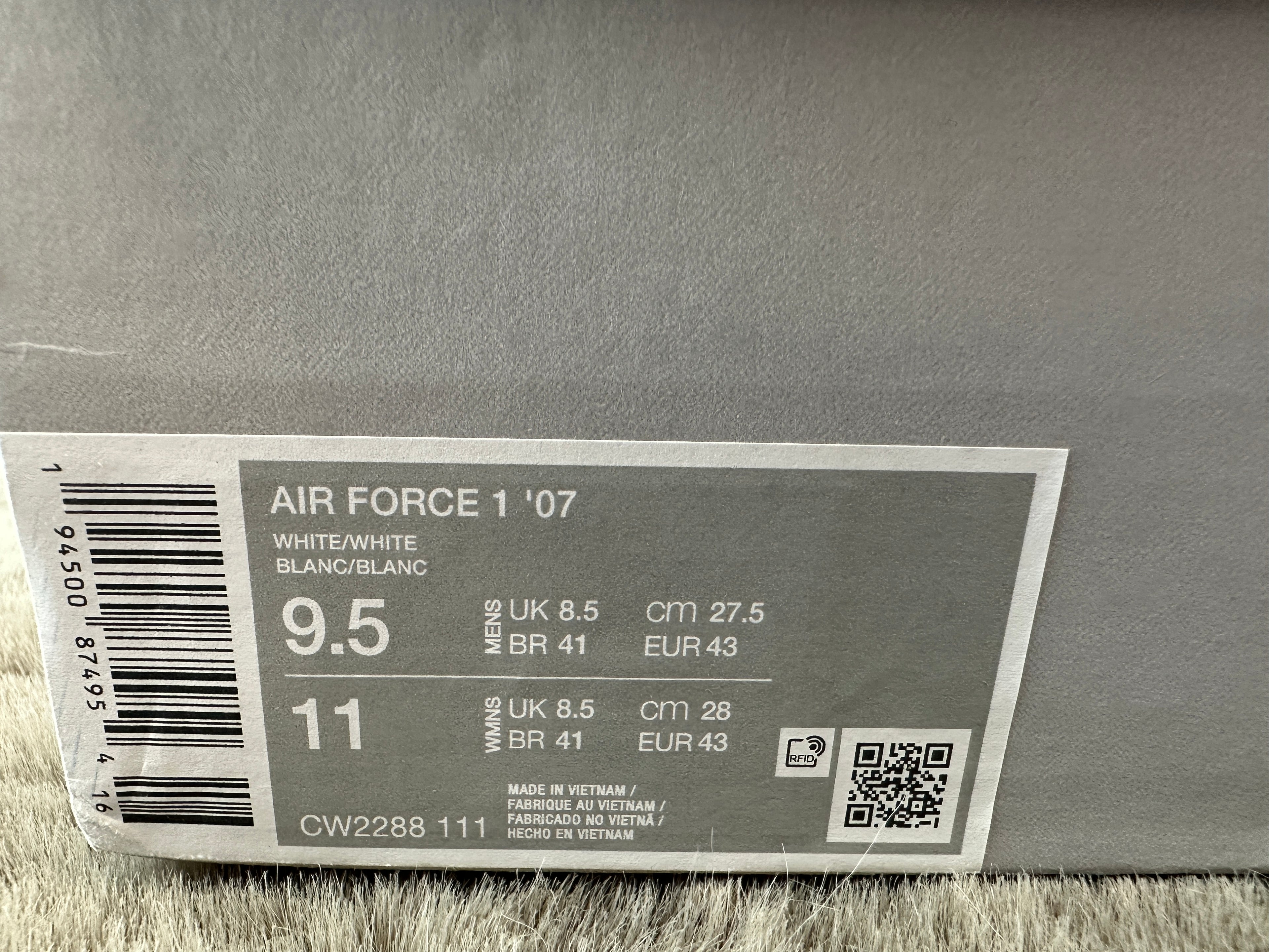 NIKE AIR FORCE 1