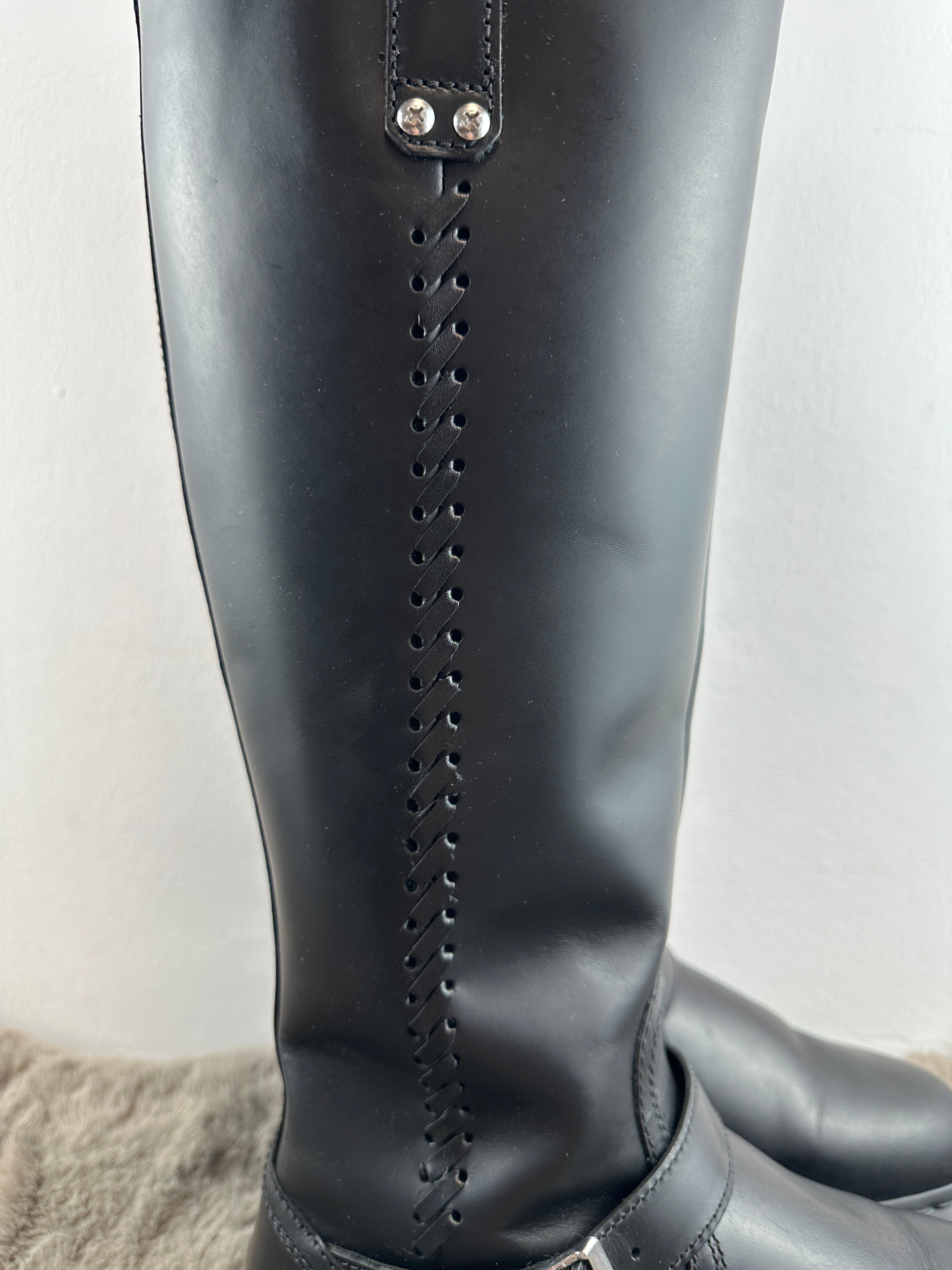 DR. MARTENS ANISTONE KH