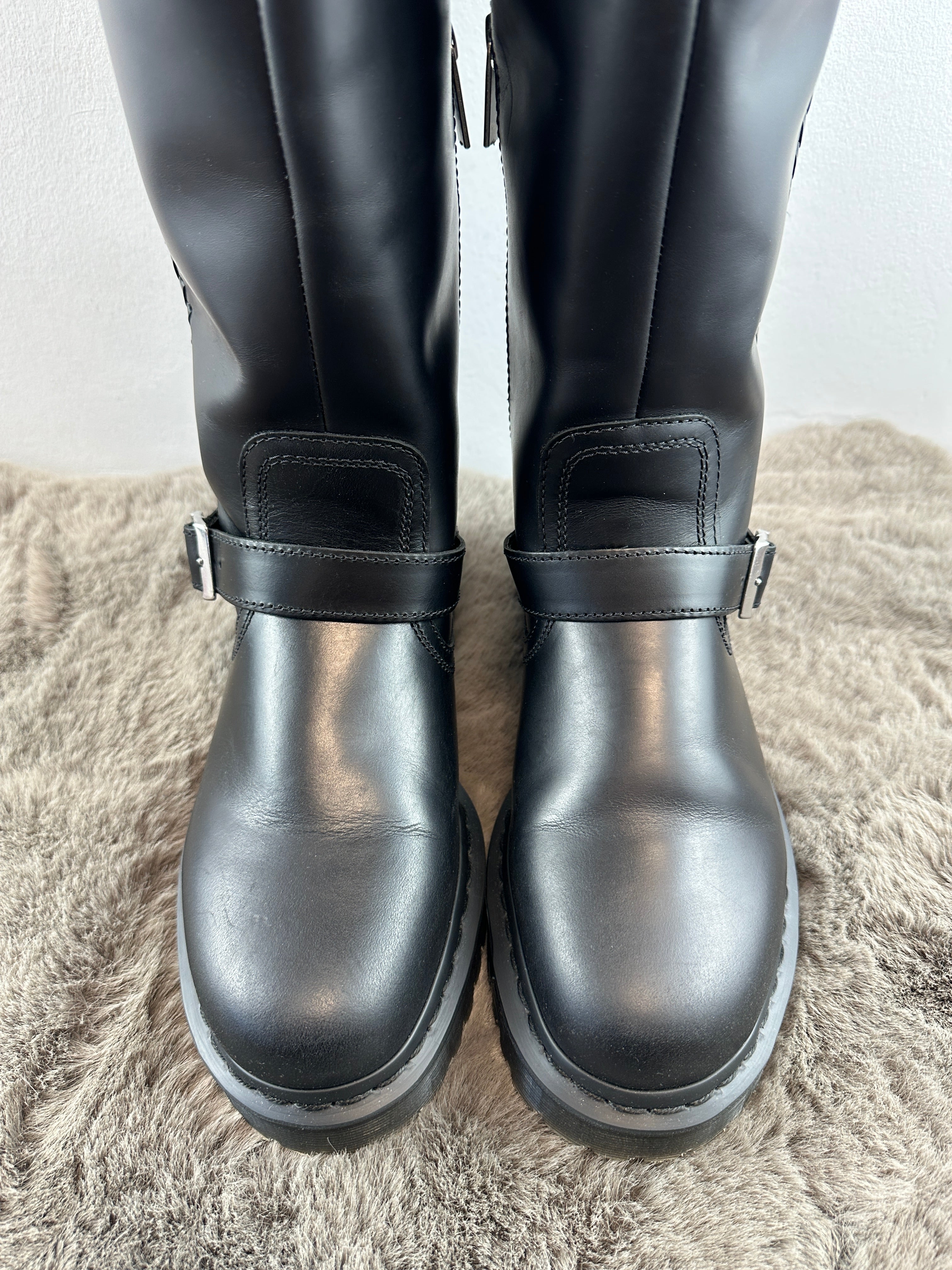 DR. MARTENS ANISTONE KH
