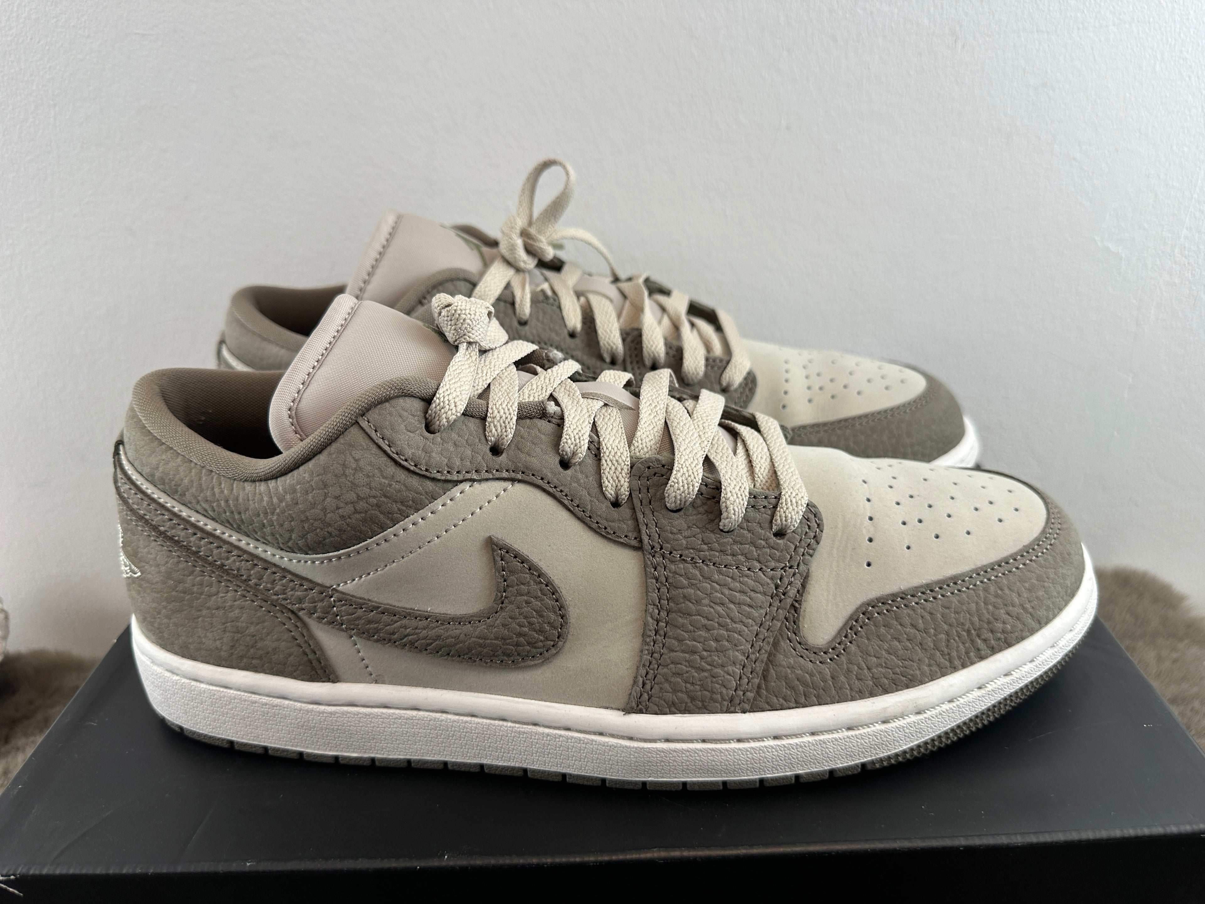 NIKE AIR JORDAN 1 LOW