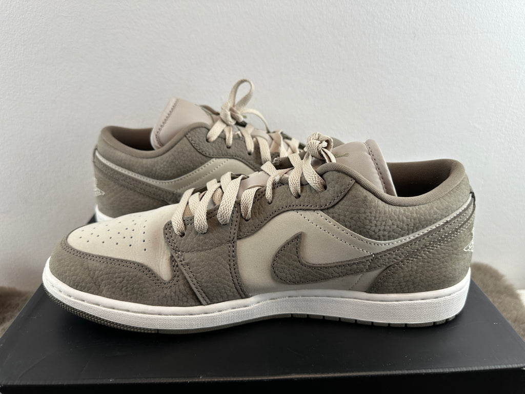 NIKE AIR JORDAN 1 LOW