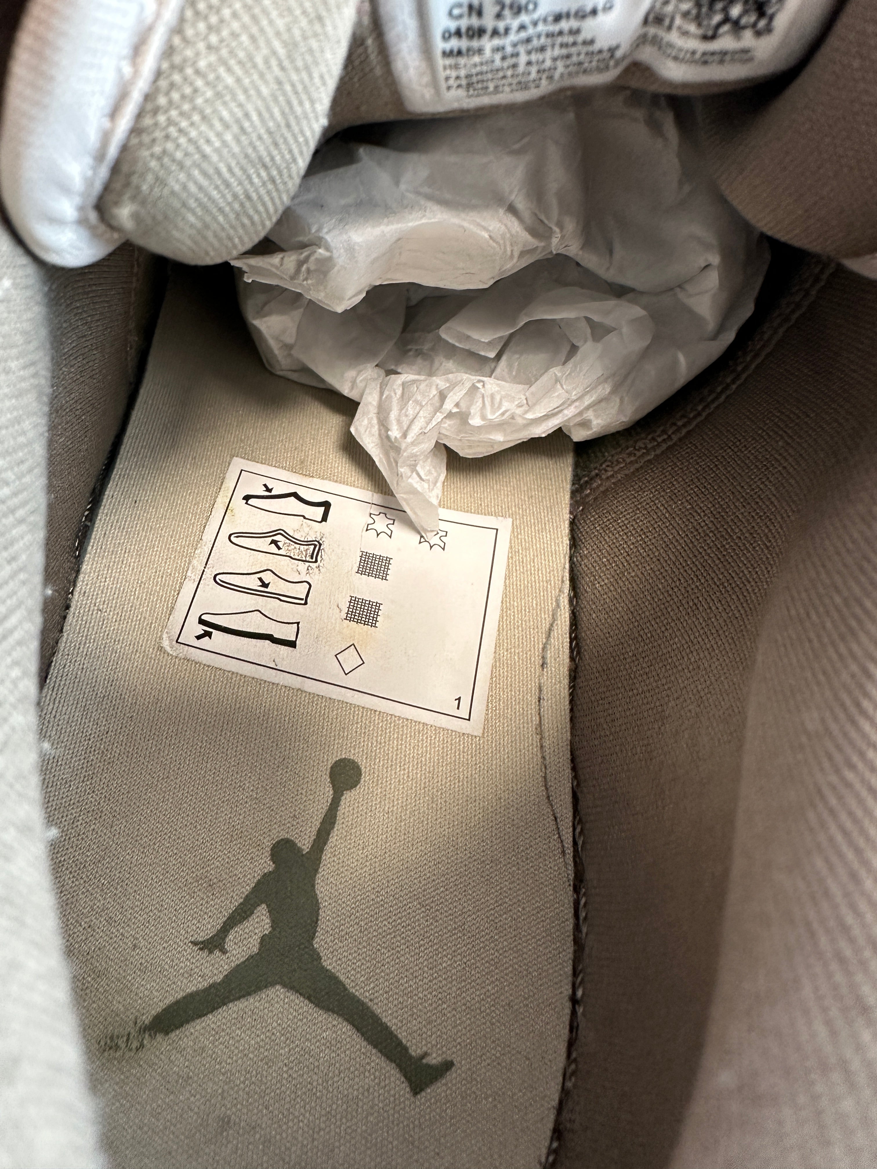 NIKE AIR JORDAN 1 LOW