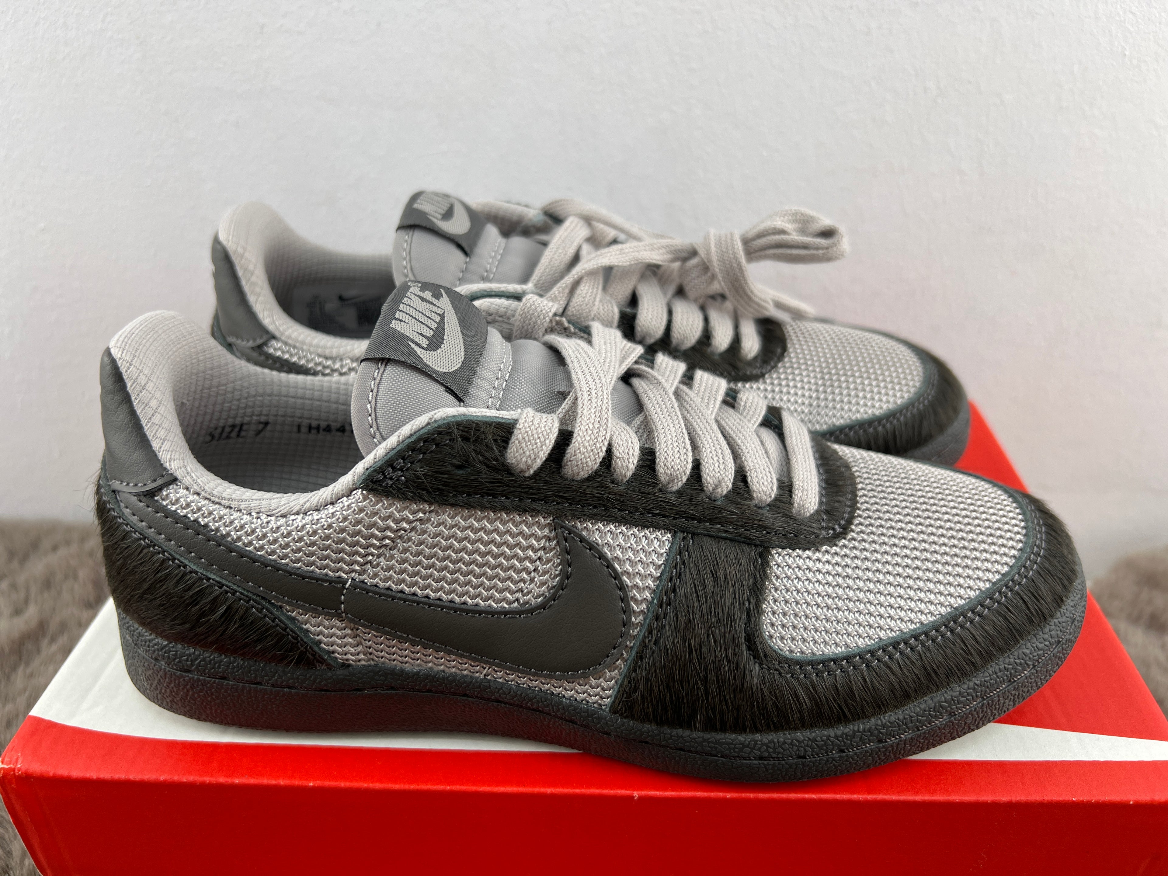 NIKE FIELD GENERAL PONY HAIR