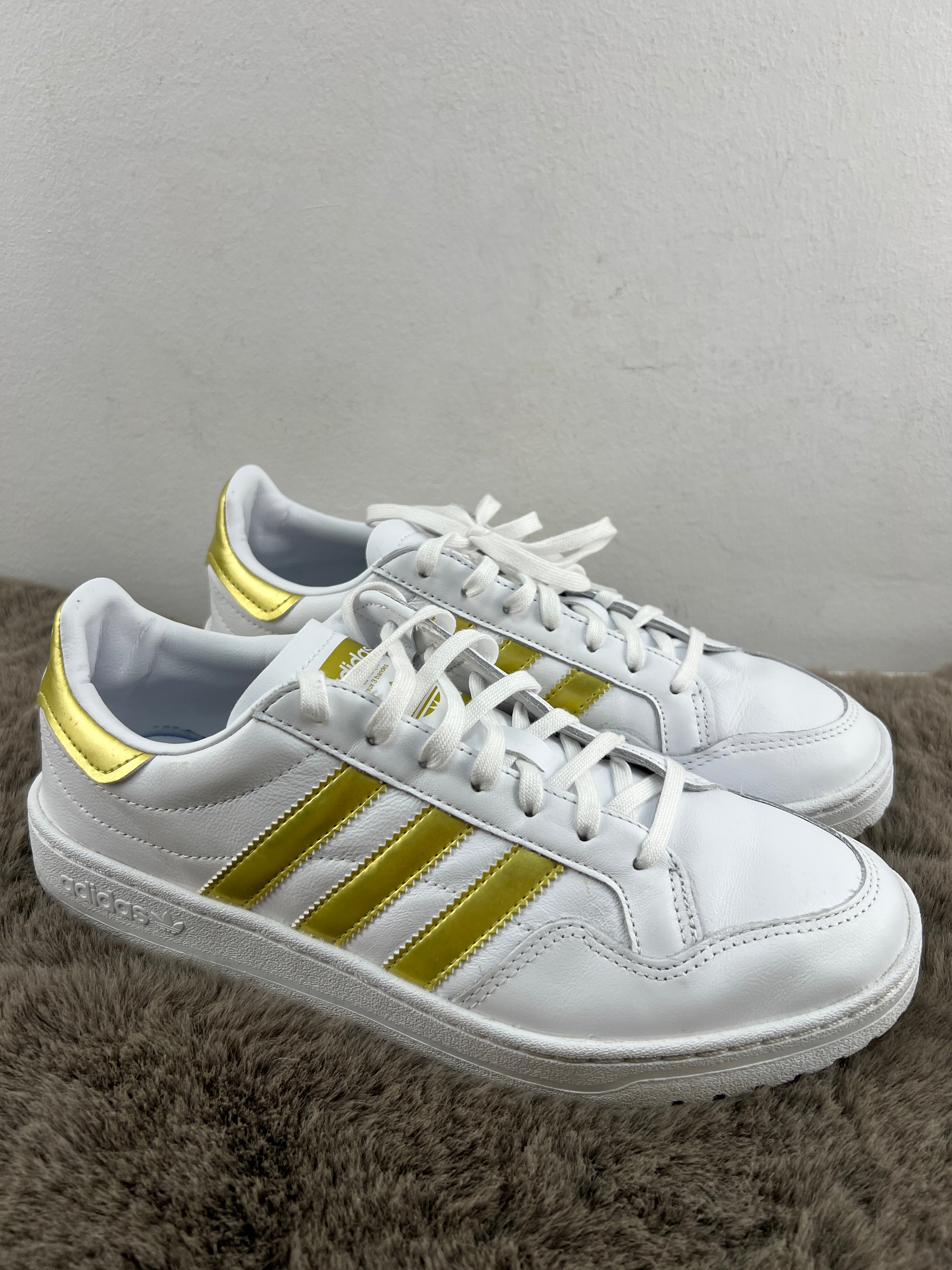 ADIDAS TEAM COURT