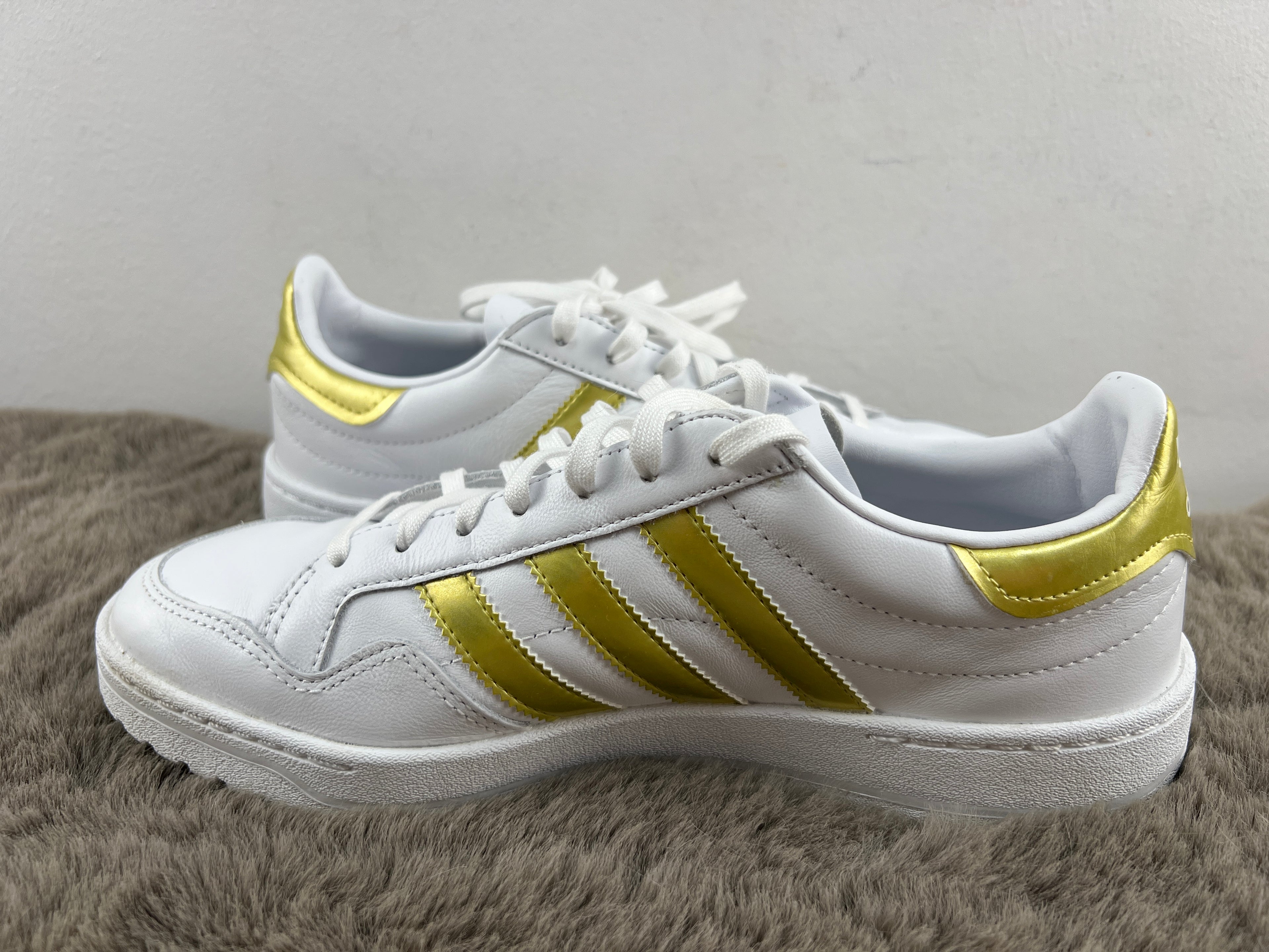 ADIDAS TEAM COURT