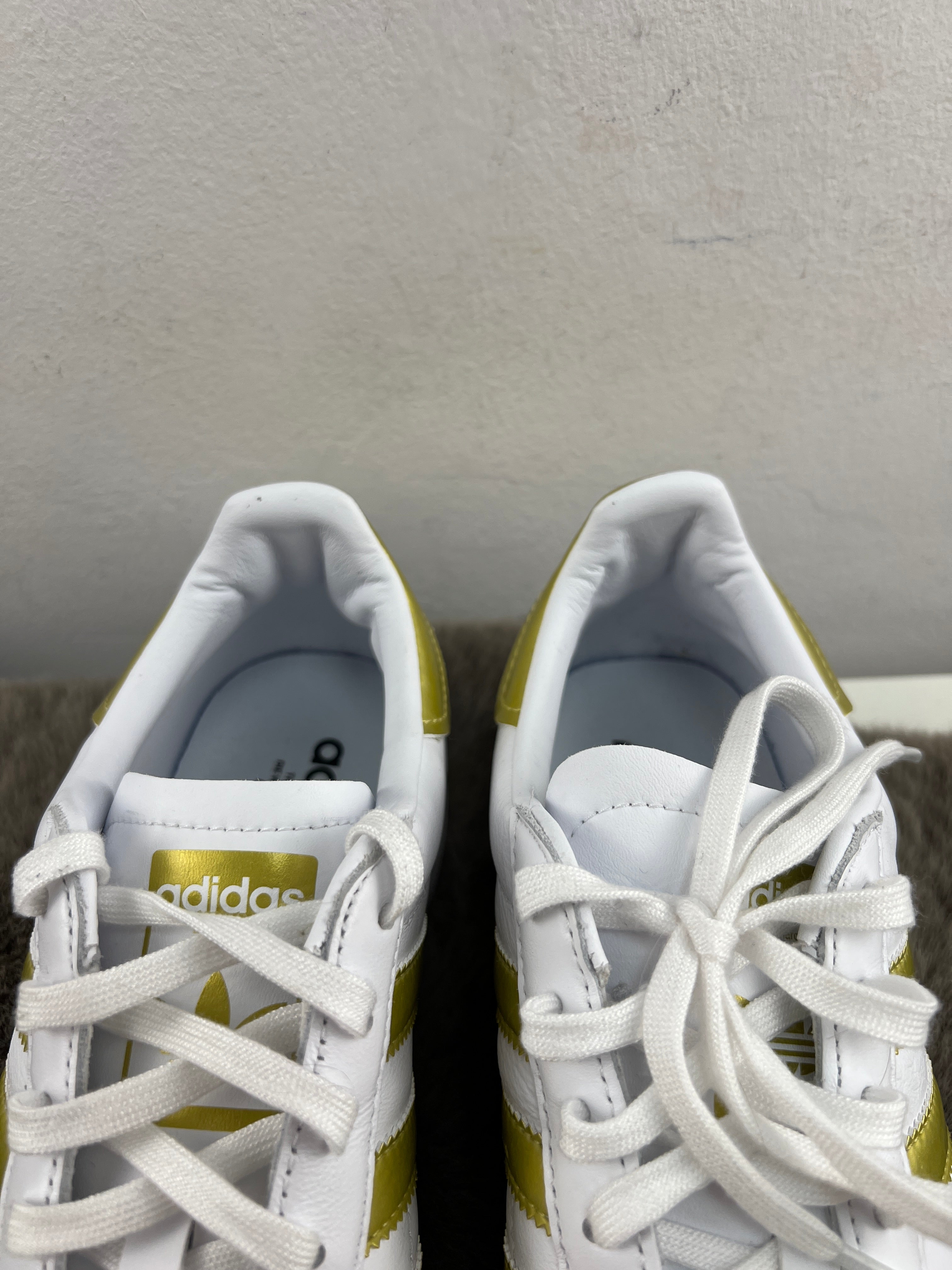 ADIDAS TEAM COURT