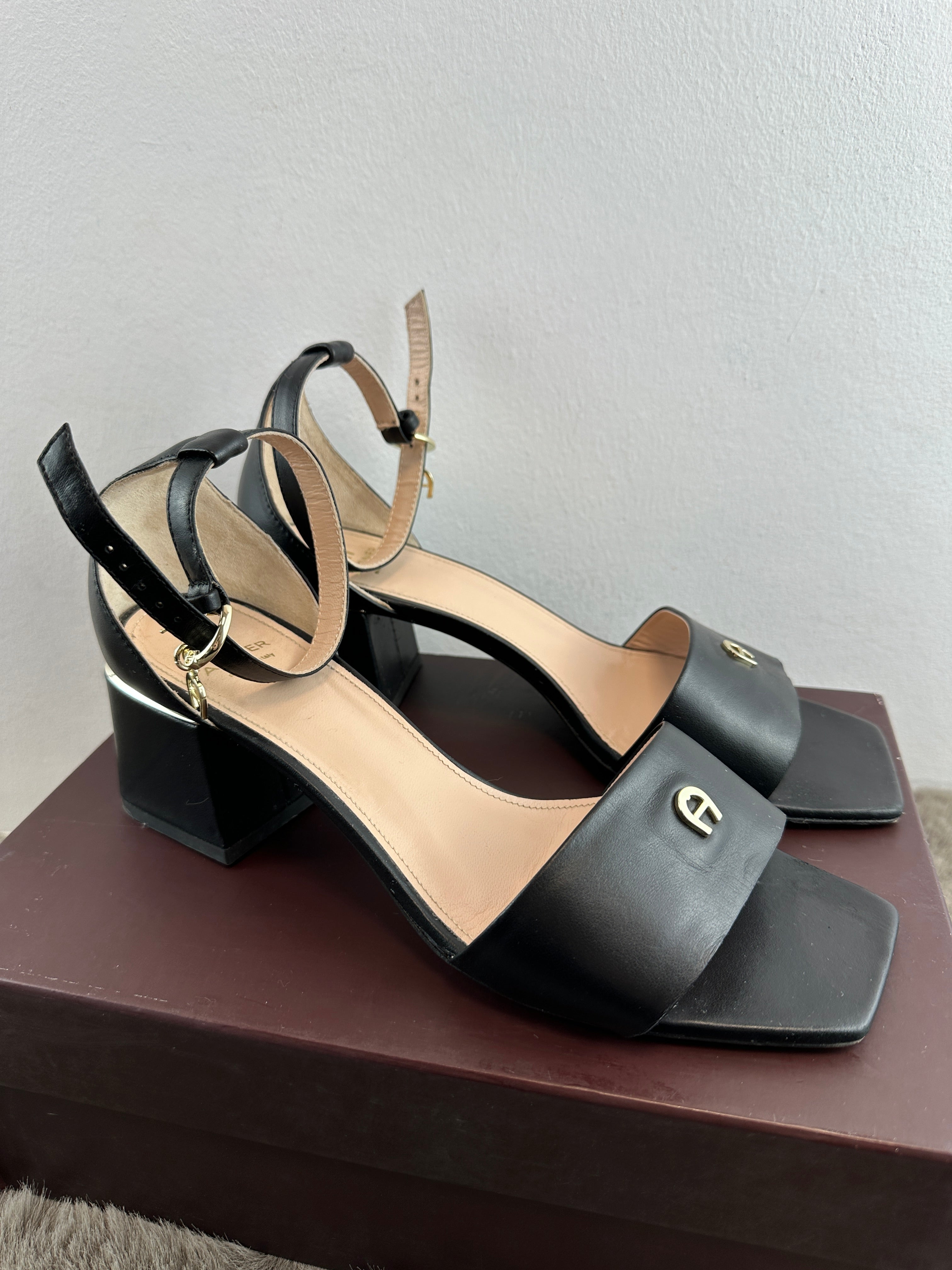 AIGNER HANNAH 11A