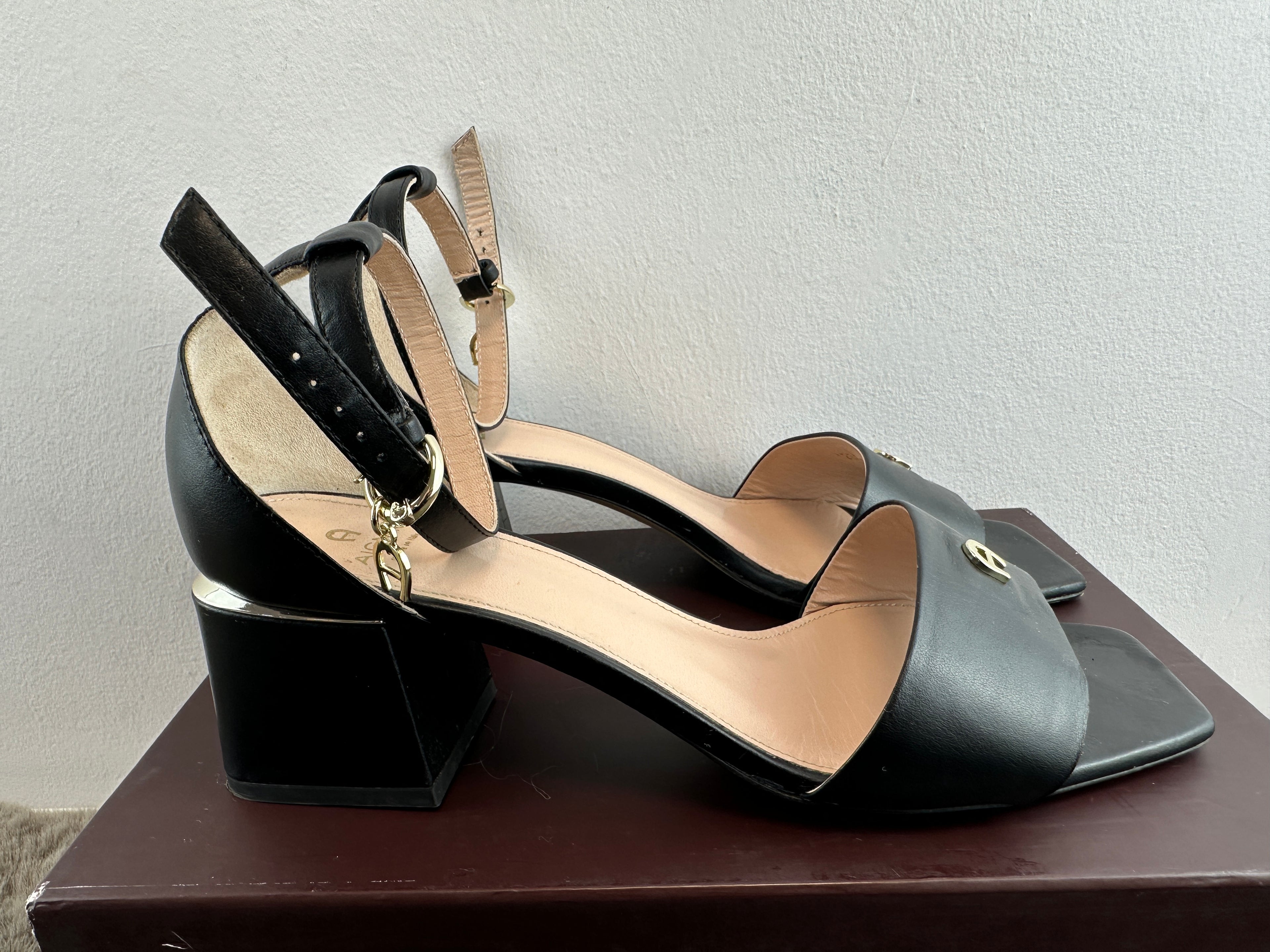 AIGNER HANNAH 11A