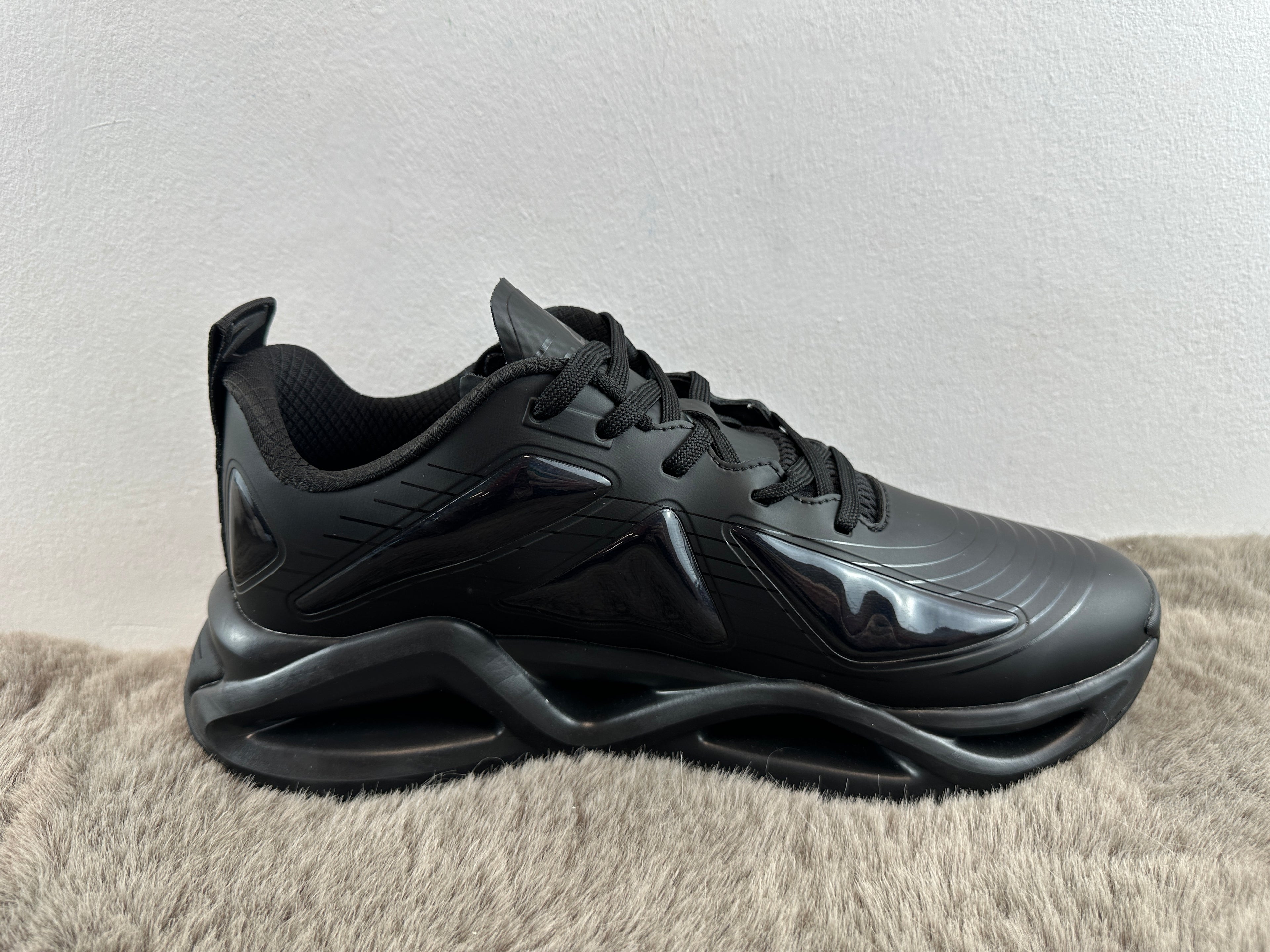 EA7 EMPORIO ARMANI SNEAKERS