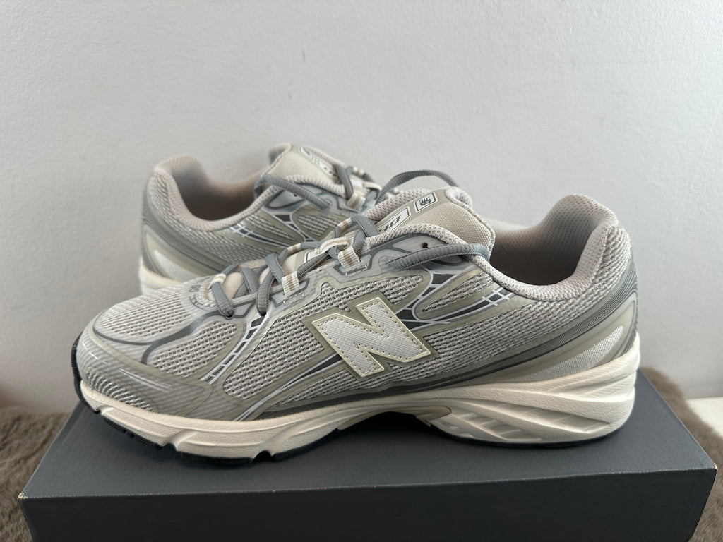 NEW BALANCE 740 U