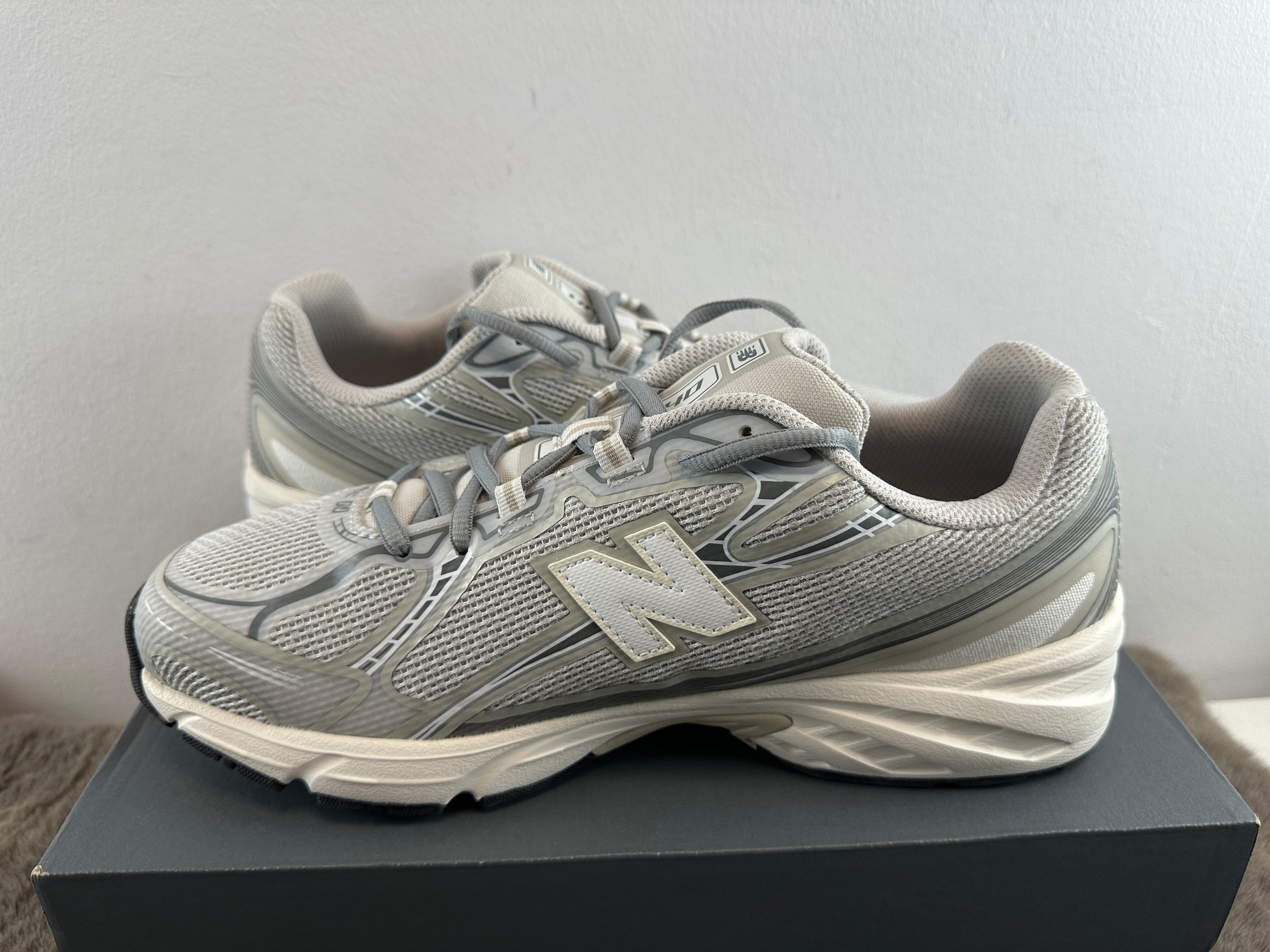 NEW BALANCE 740 U