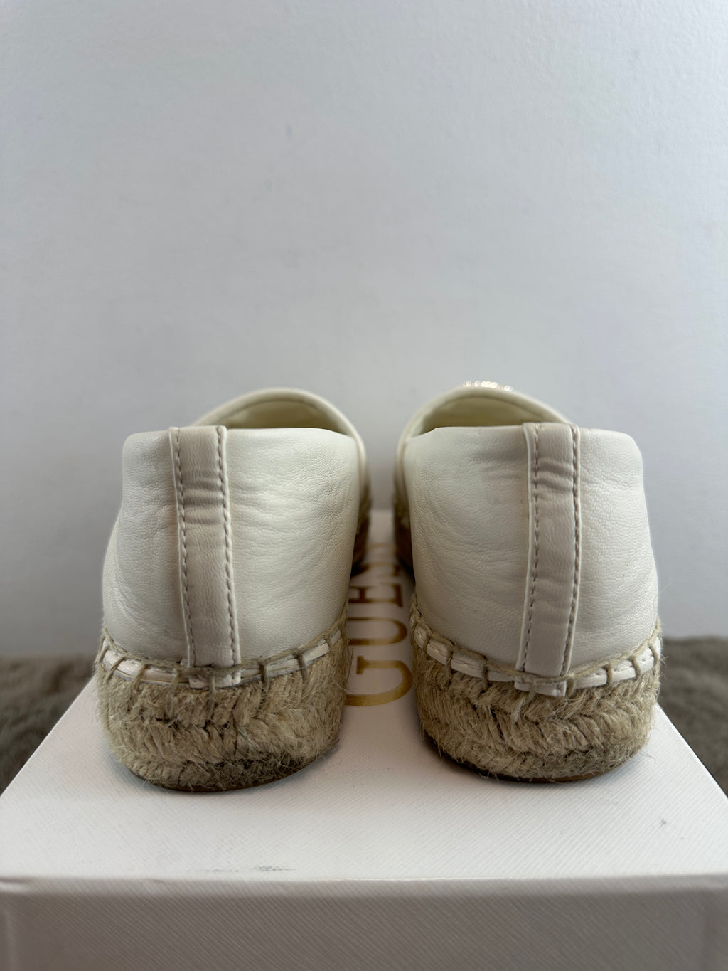 GUESS SLIP ON DONNA IVORY