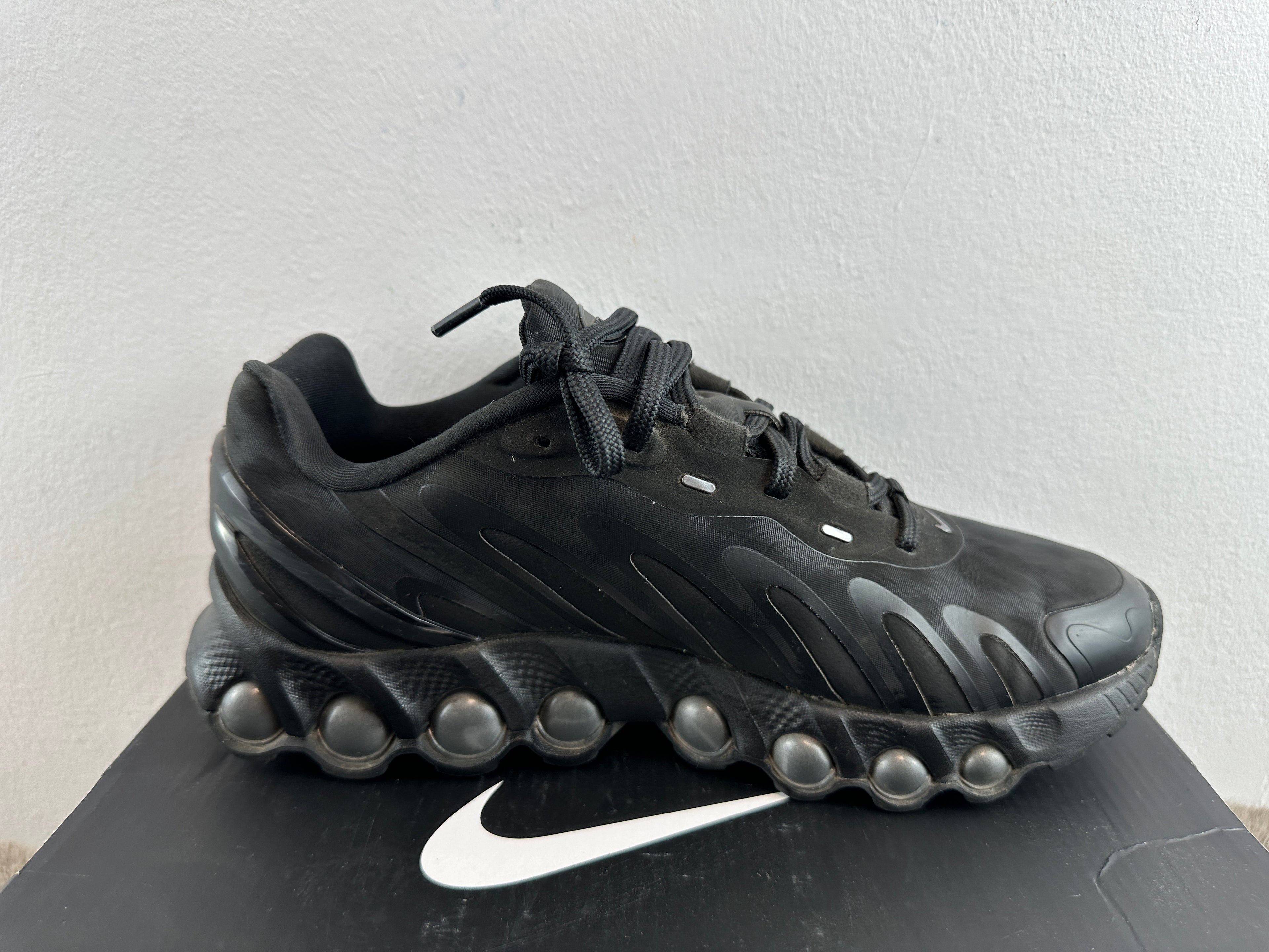 NIKE AIR MAX DN8 SE