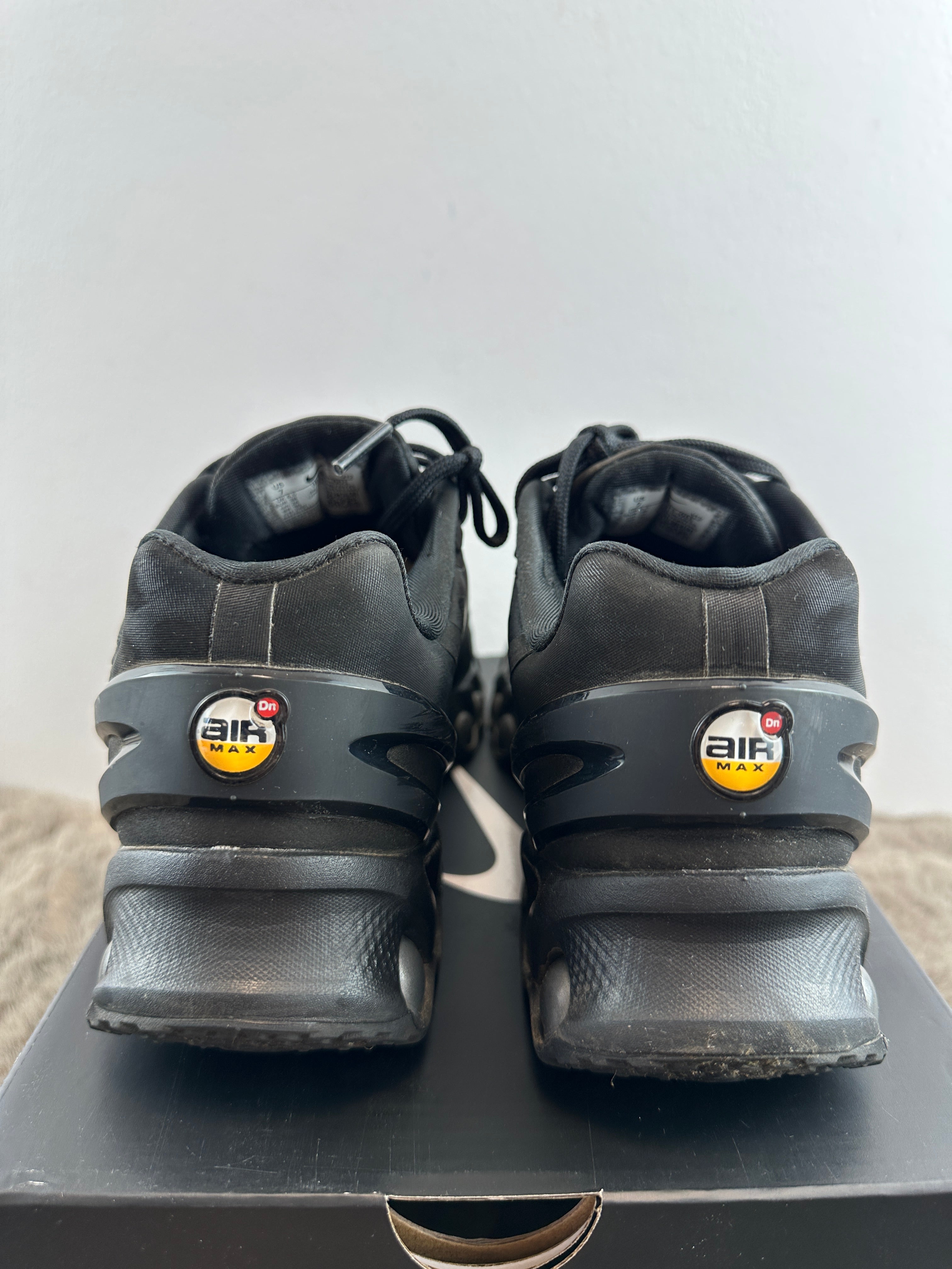 NIKE AIR MAX DN8 SE