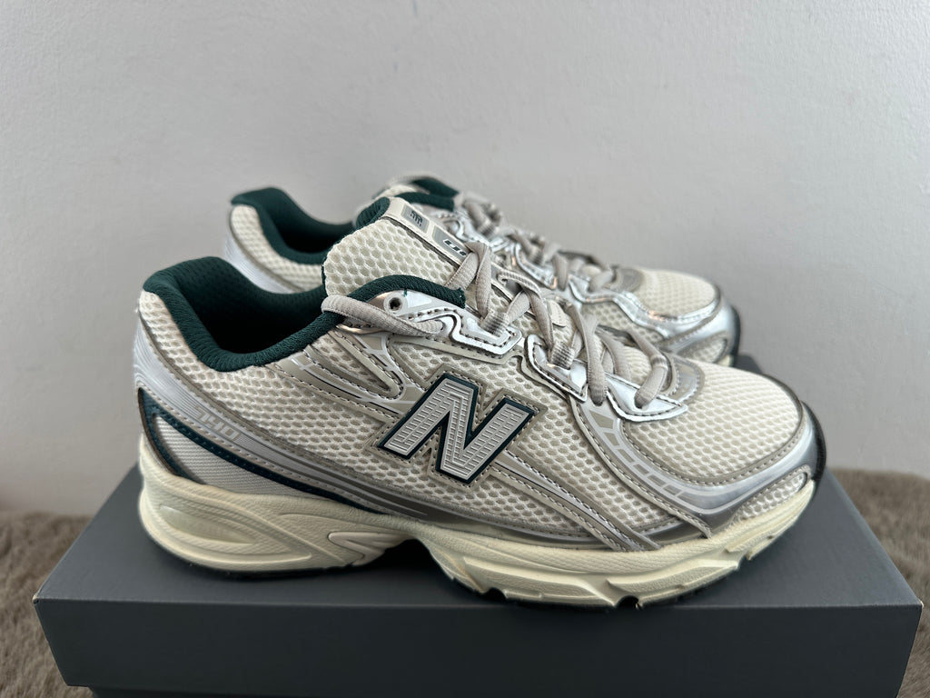 NEW BALANCE 740 U