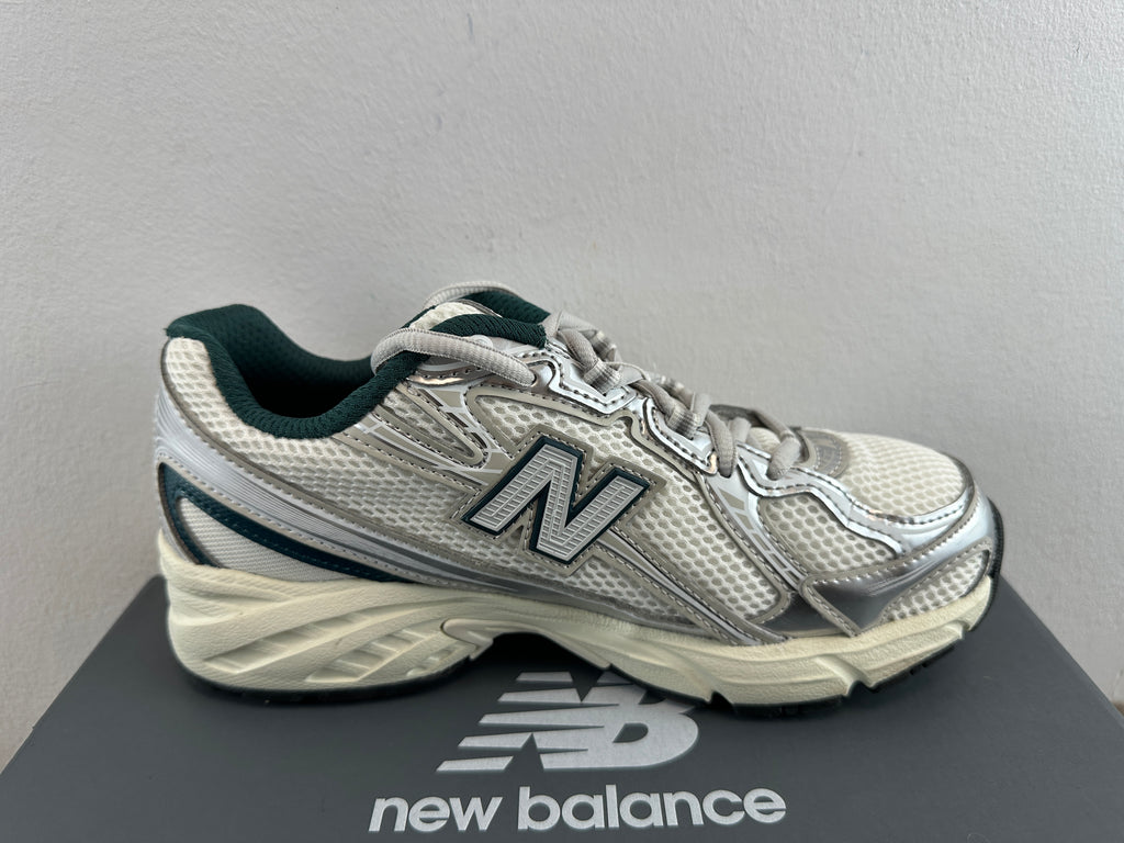 NEW BALANCE 740 U