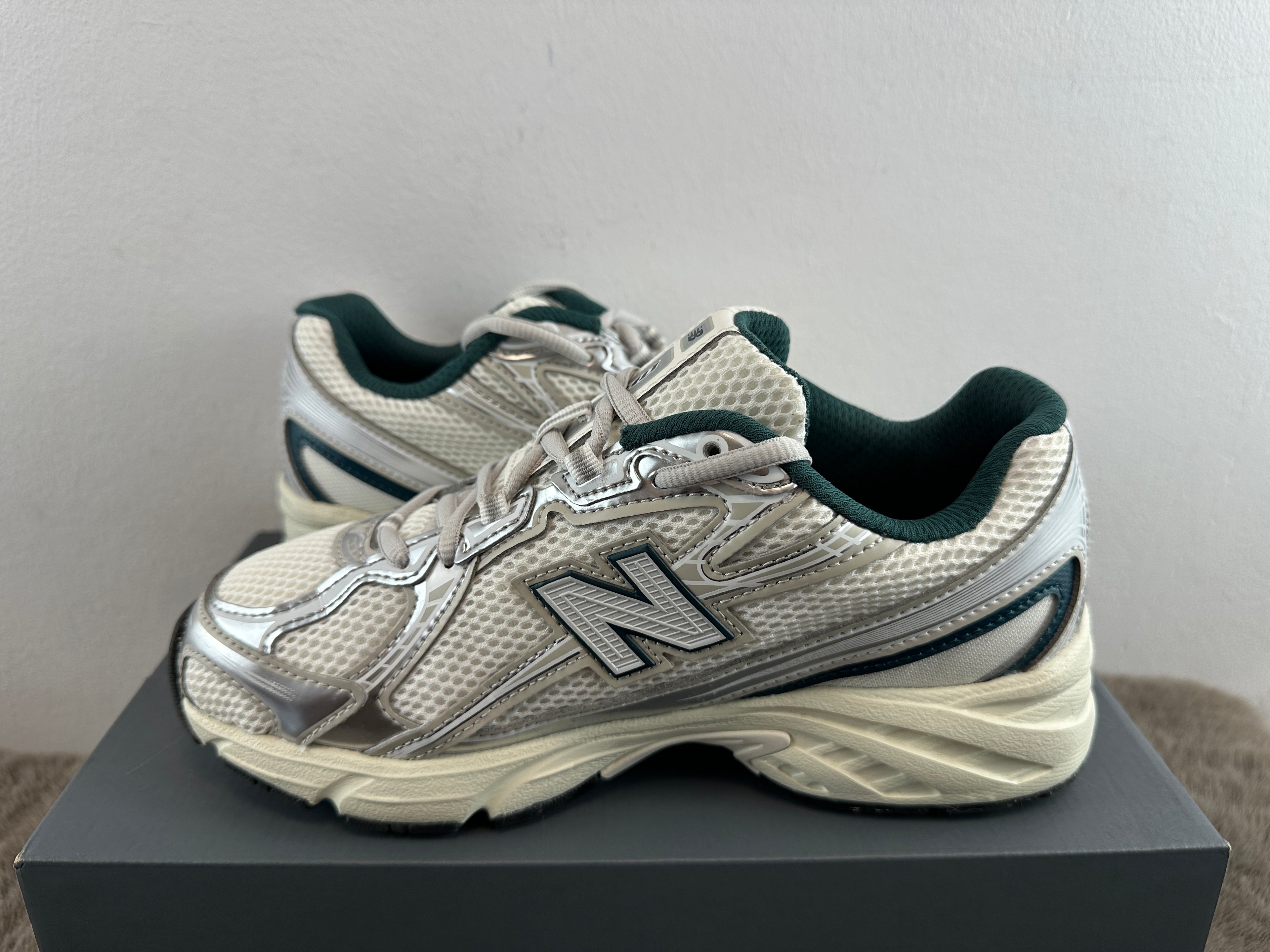 NEW BALANCE 740 U