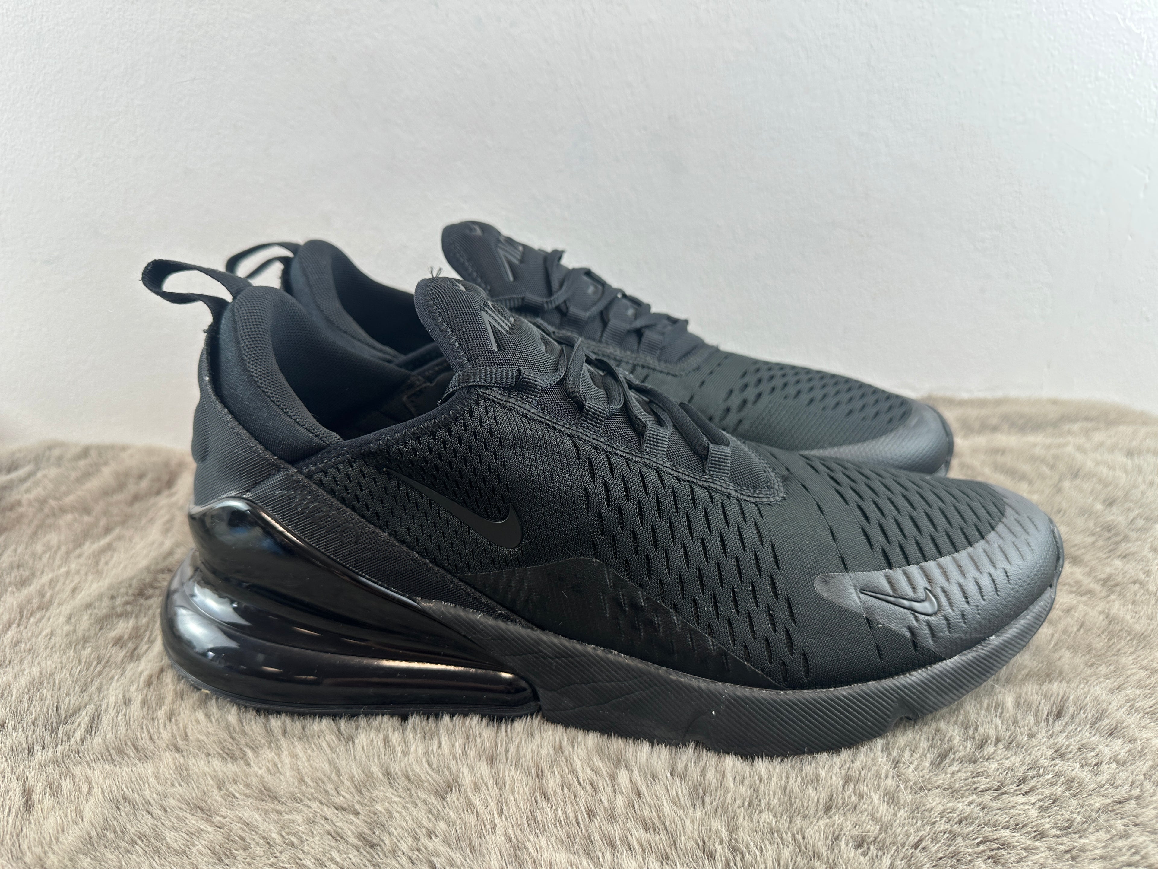 NIKE AIR MAX 270
