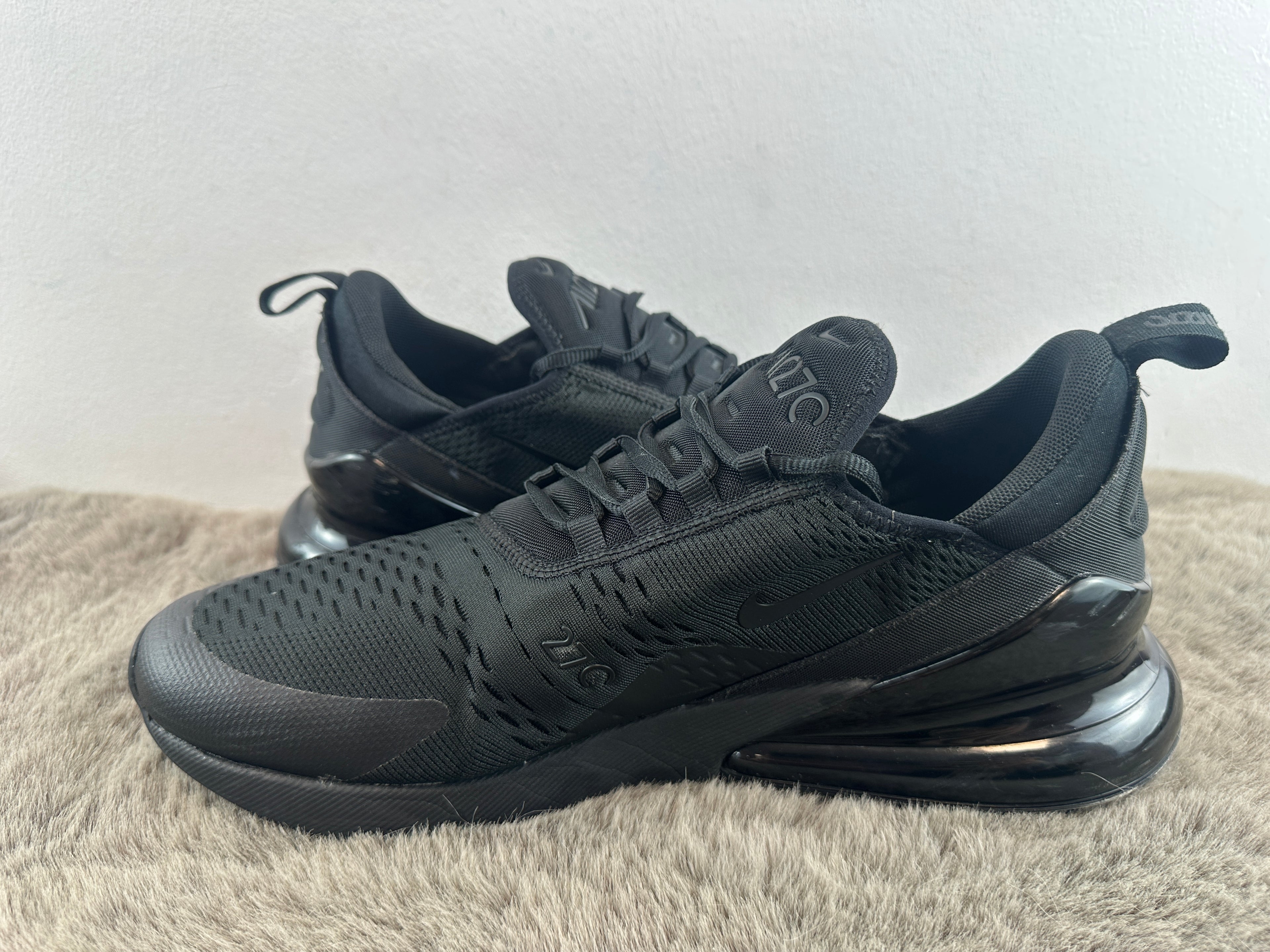 NIKE AIR MAX 270
