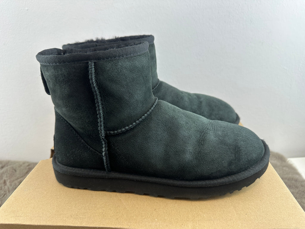ugg classic mini 2