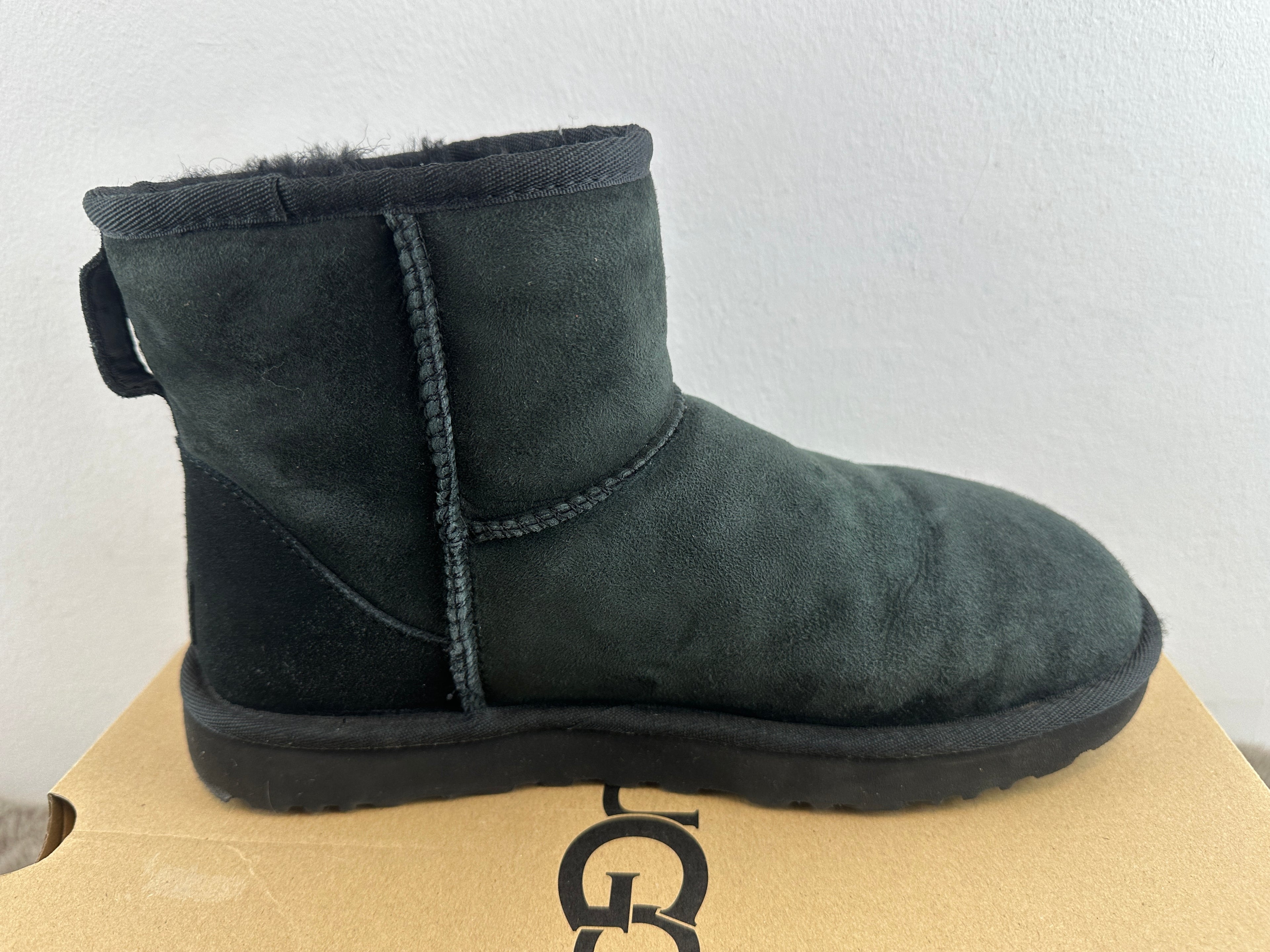 ugg classic mini 2
