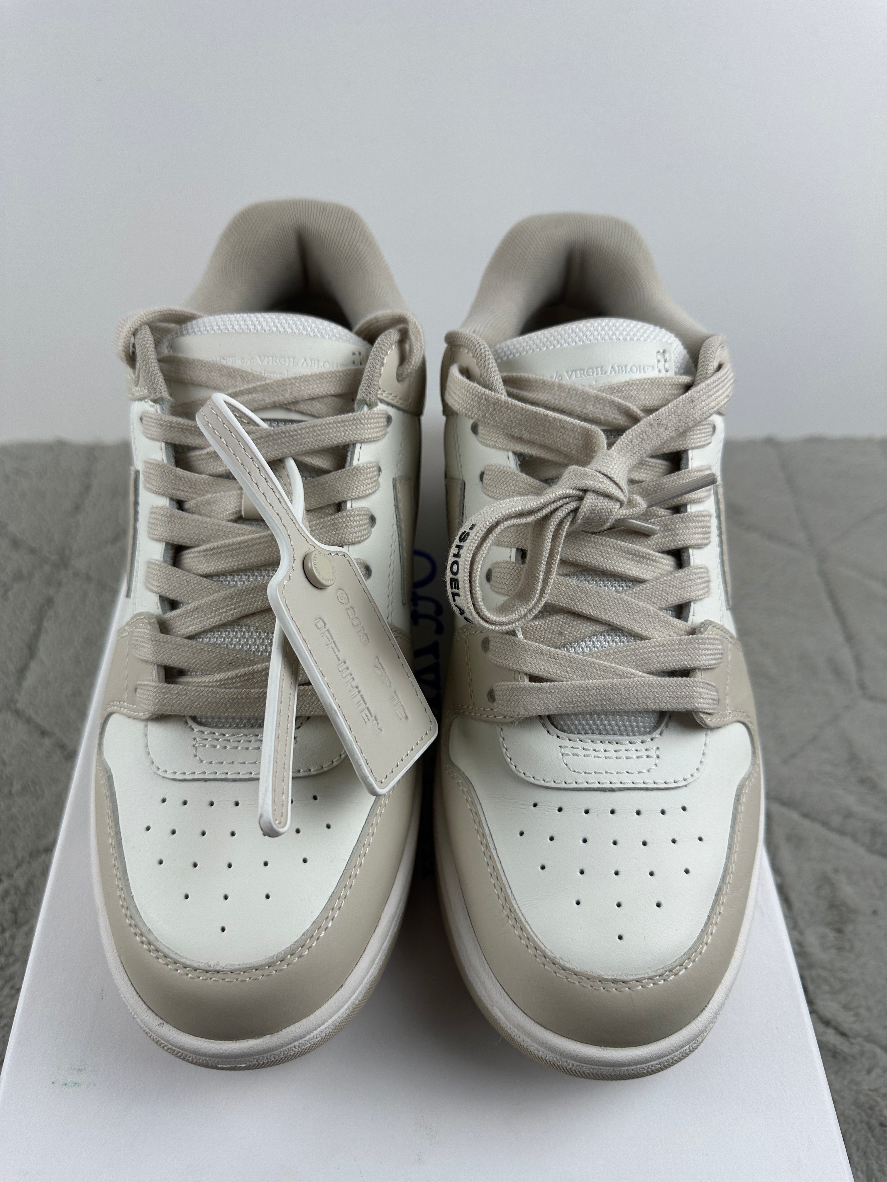OFF-WHITE OUT OF OFFICE