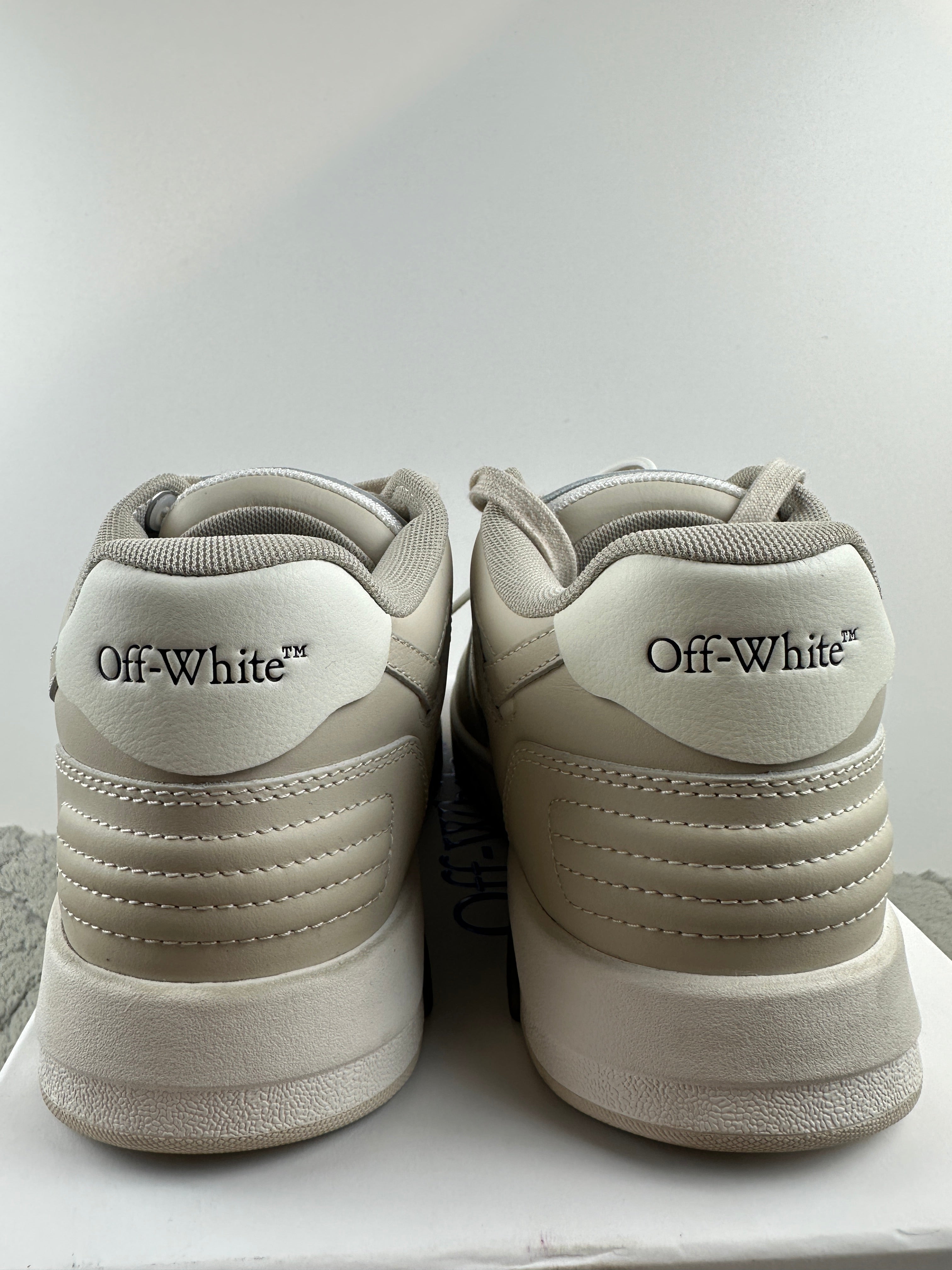 OFF-WHITE OUT OF OFFICE