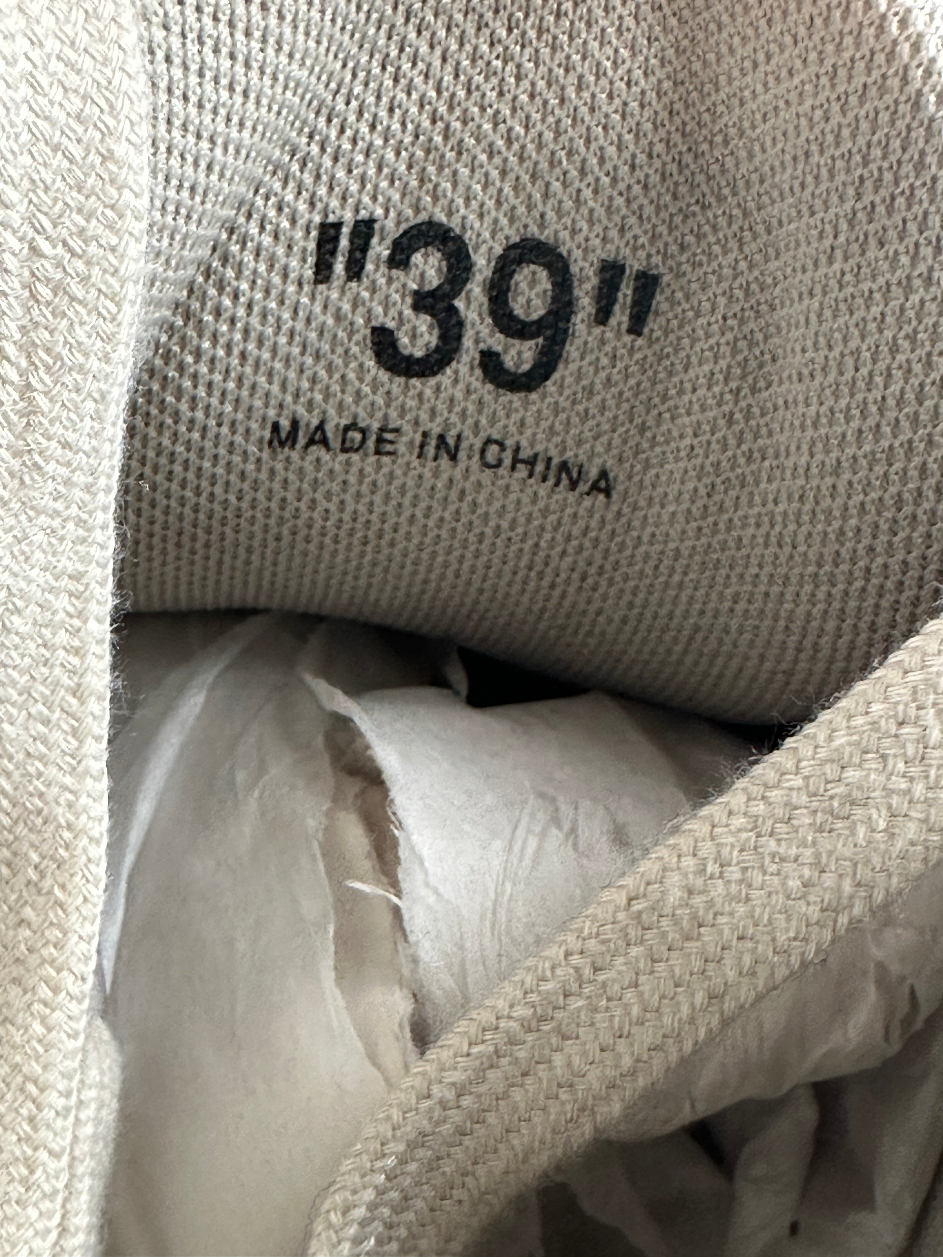 OFF-WHITE OUT OF OFFICE