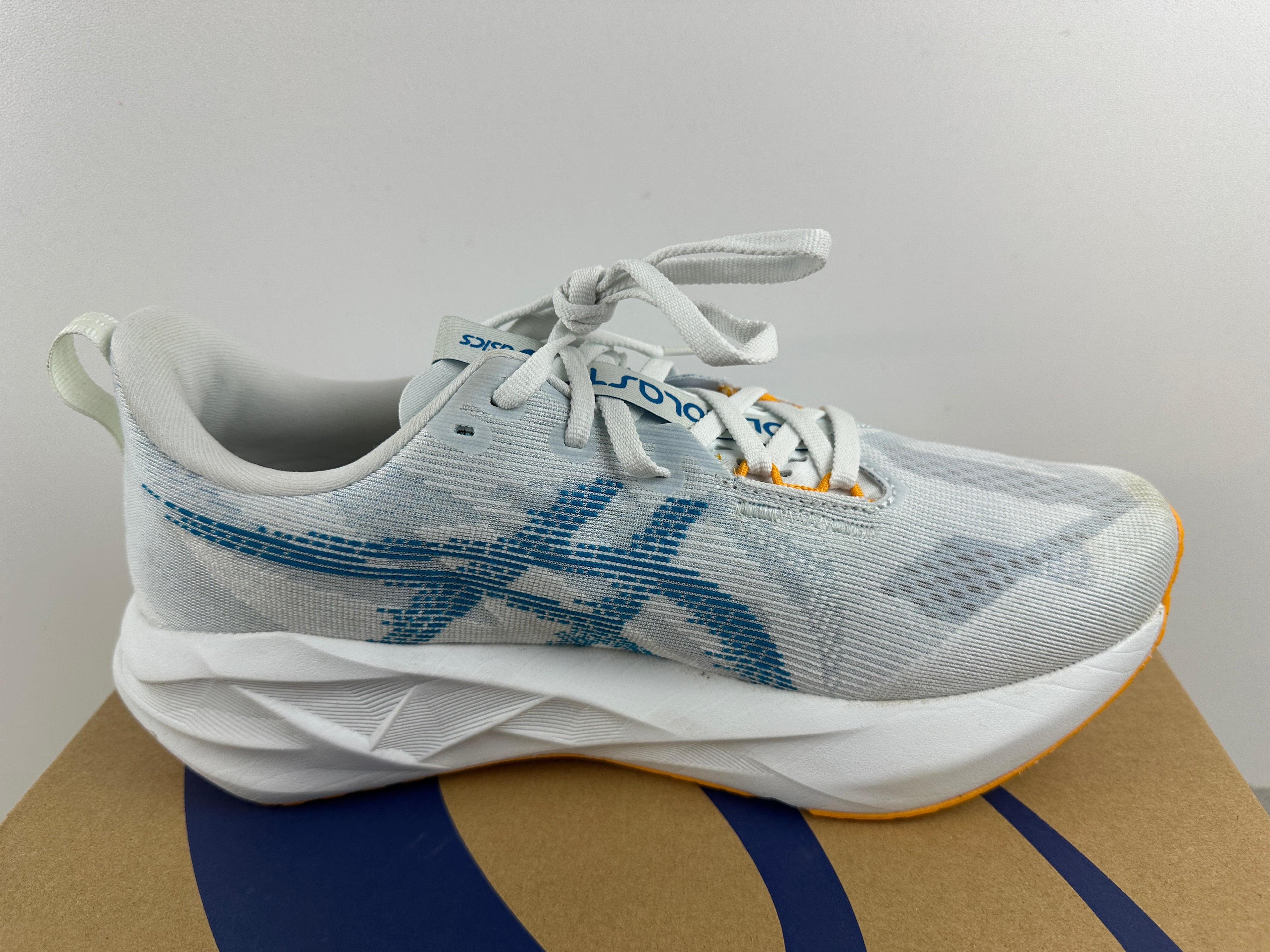ASICS NOVABLAST 5