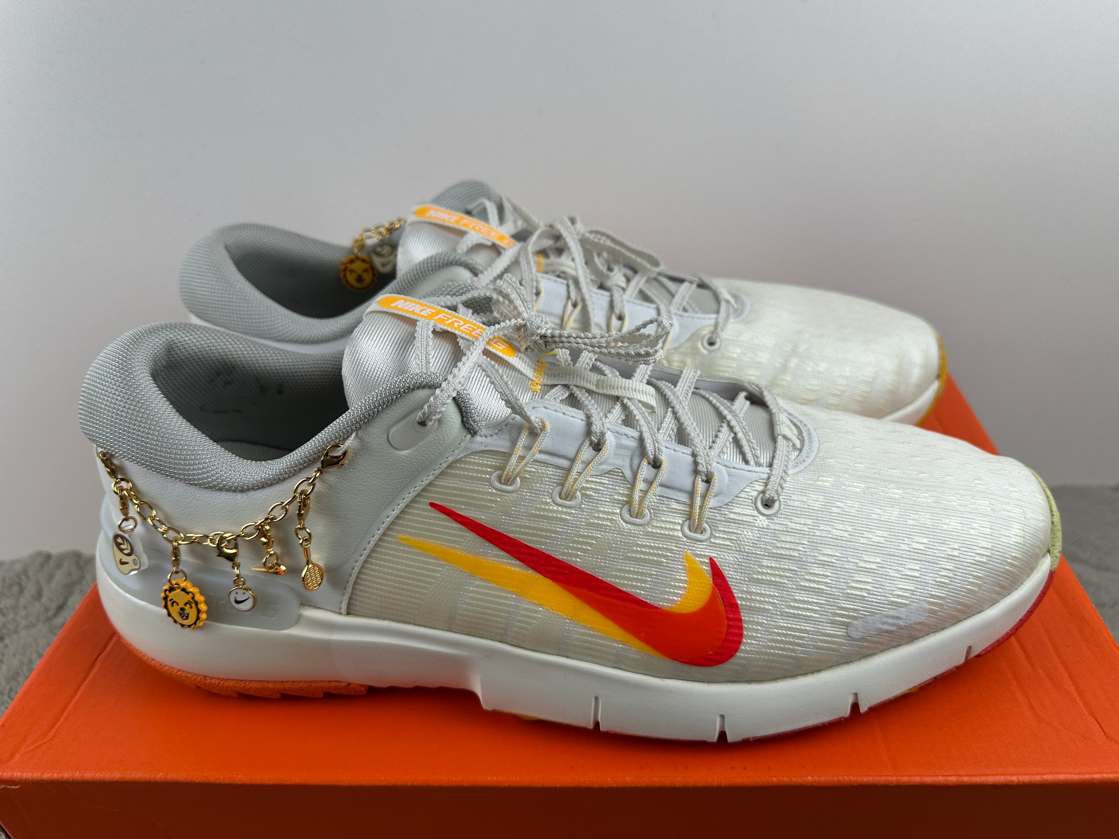 NIKE FREE GOLF NELLY KORDA GOLD CHARMS