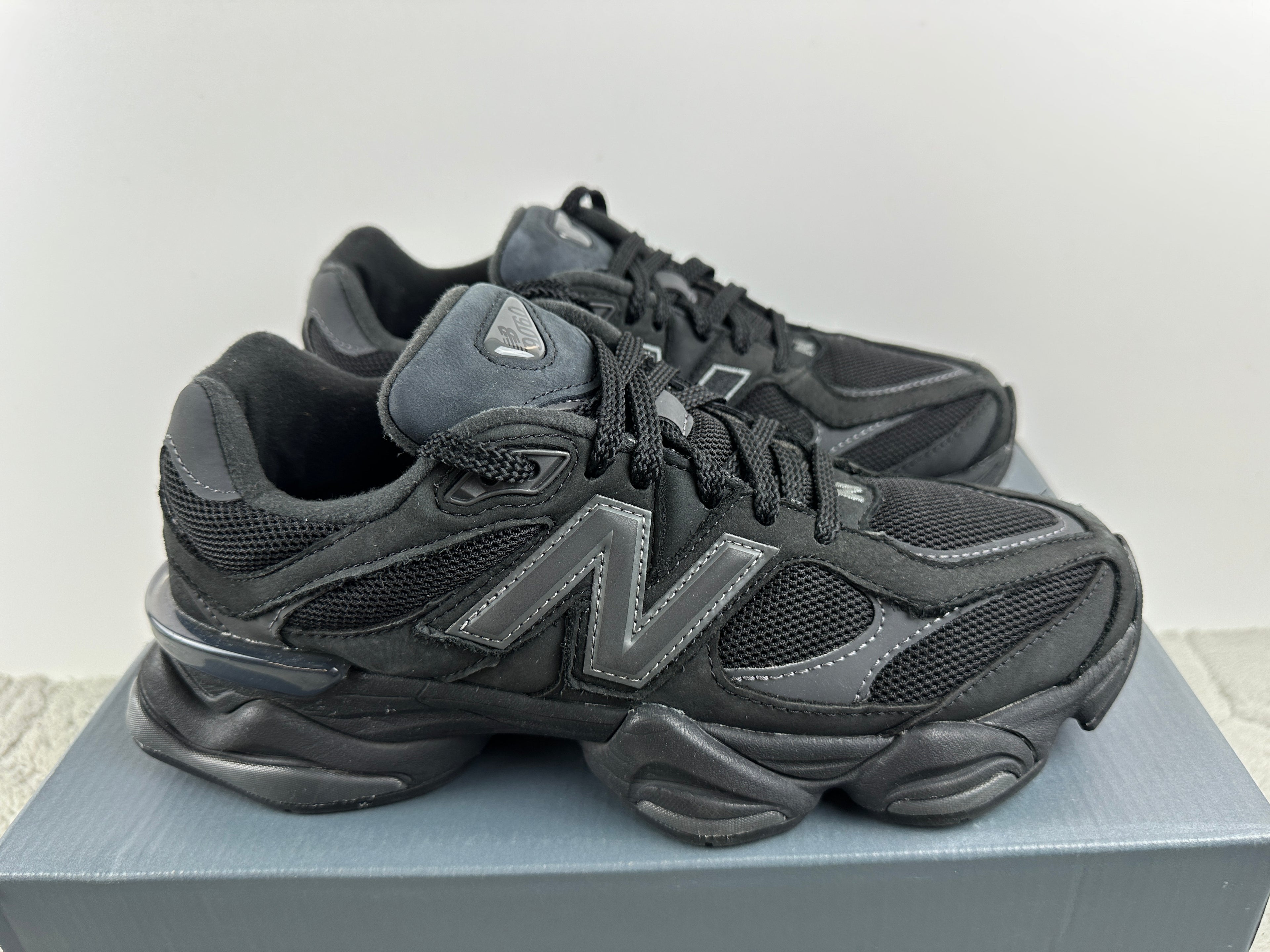 NEW BALANCE 9060