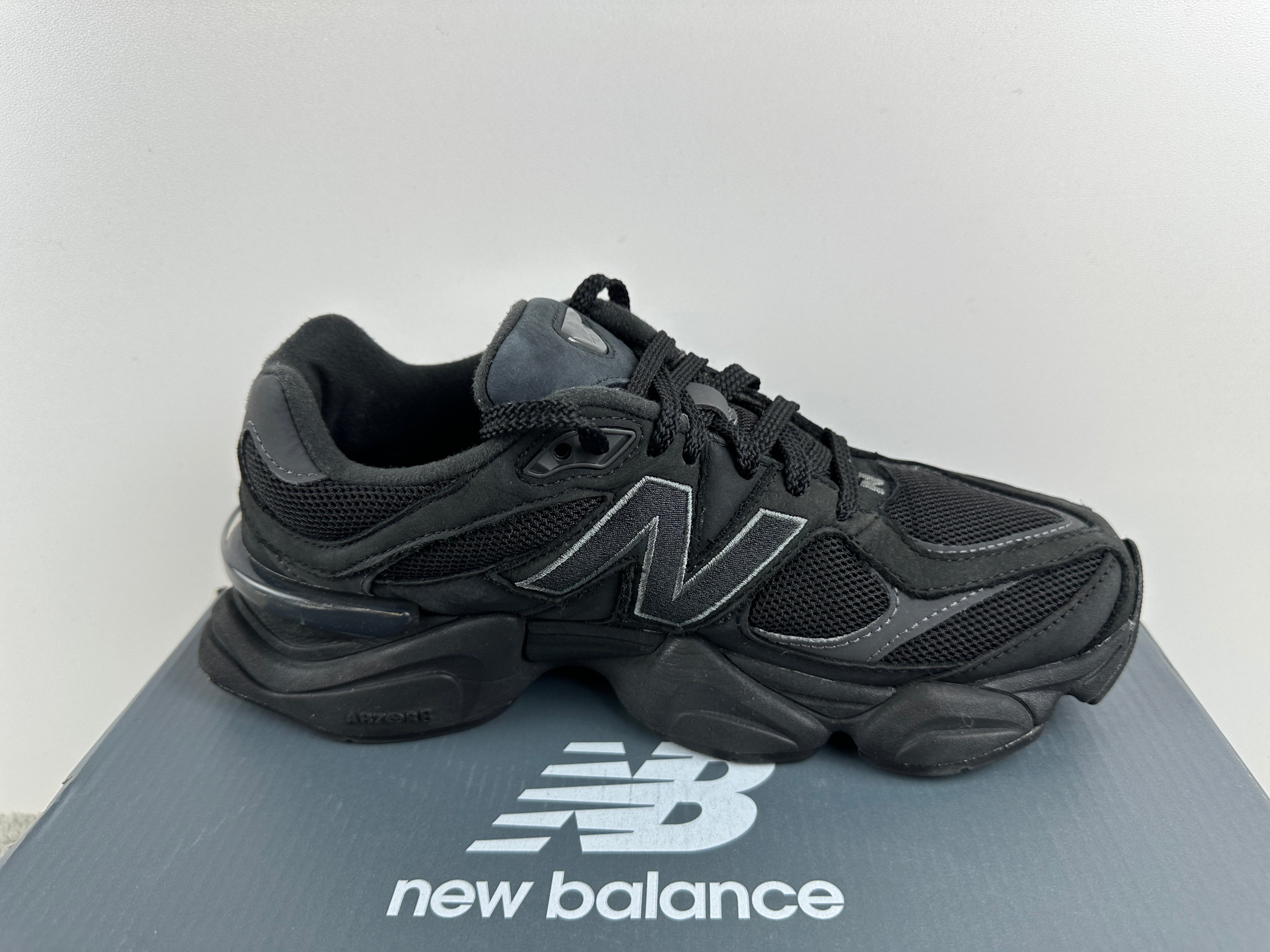 NEW BALANCE 9060