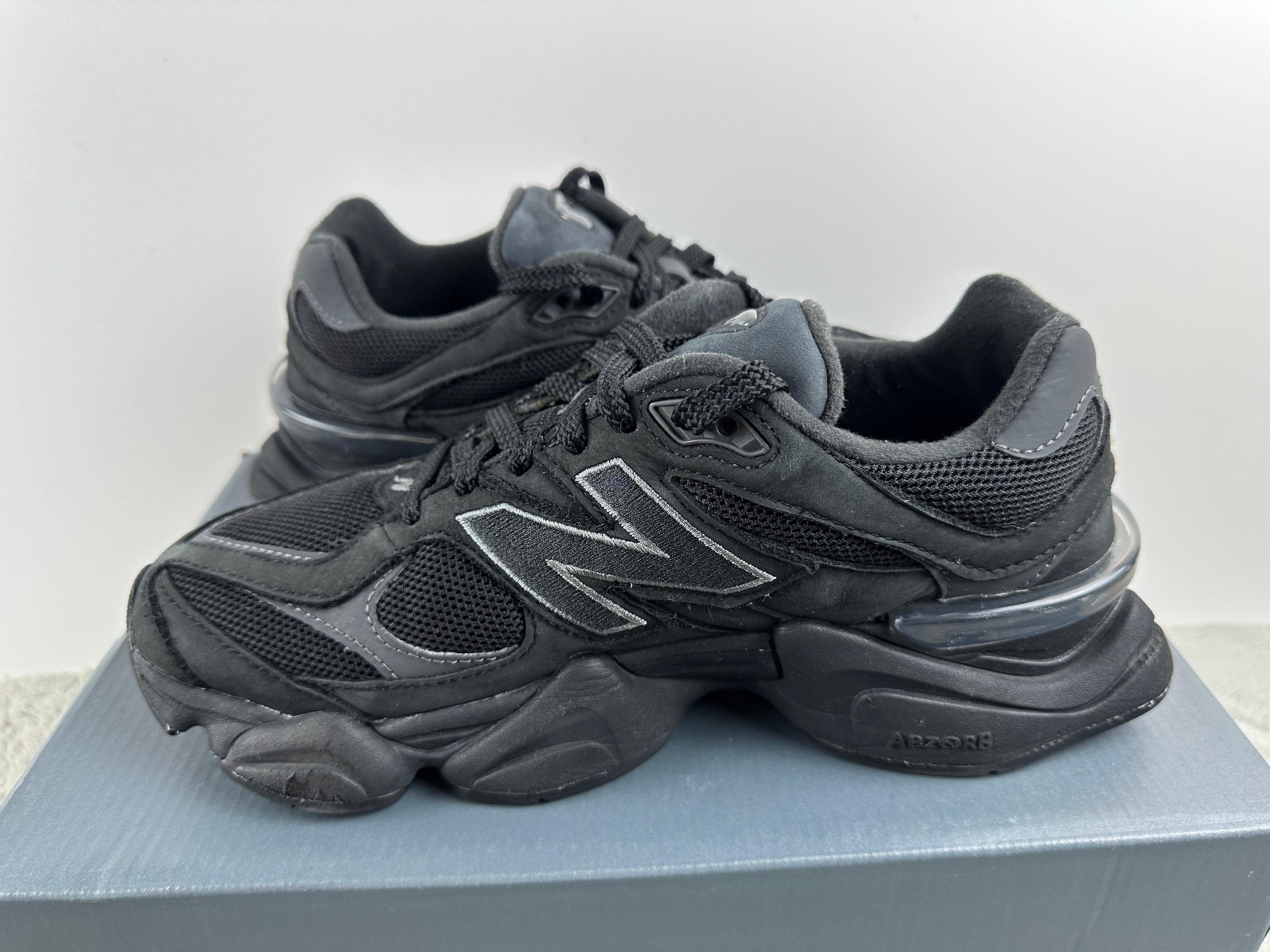 NEW BALANCE 9060
