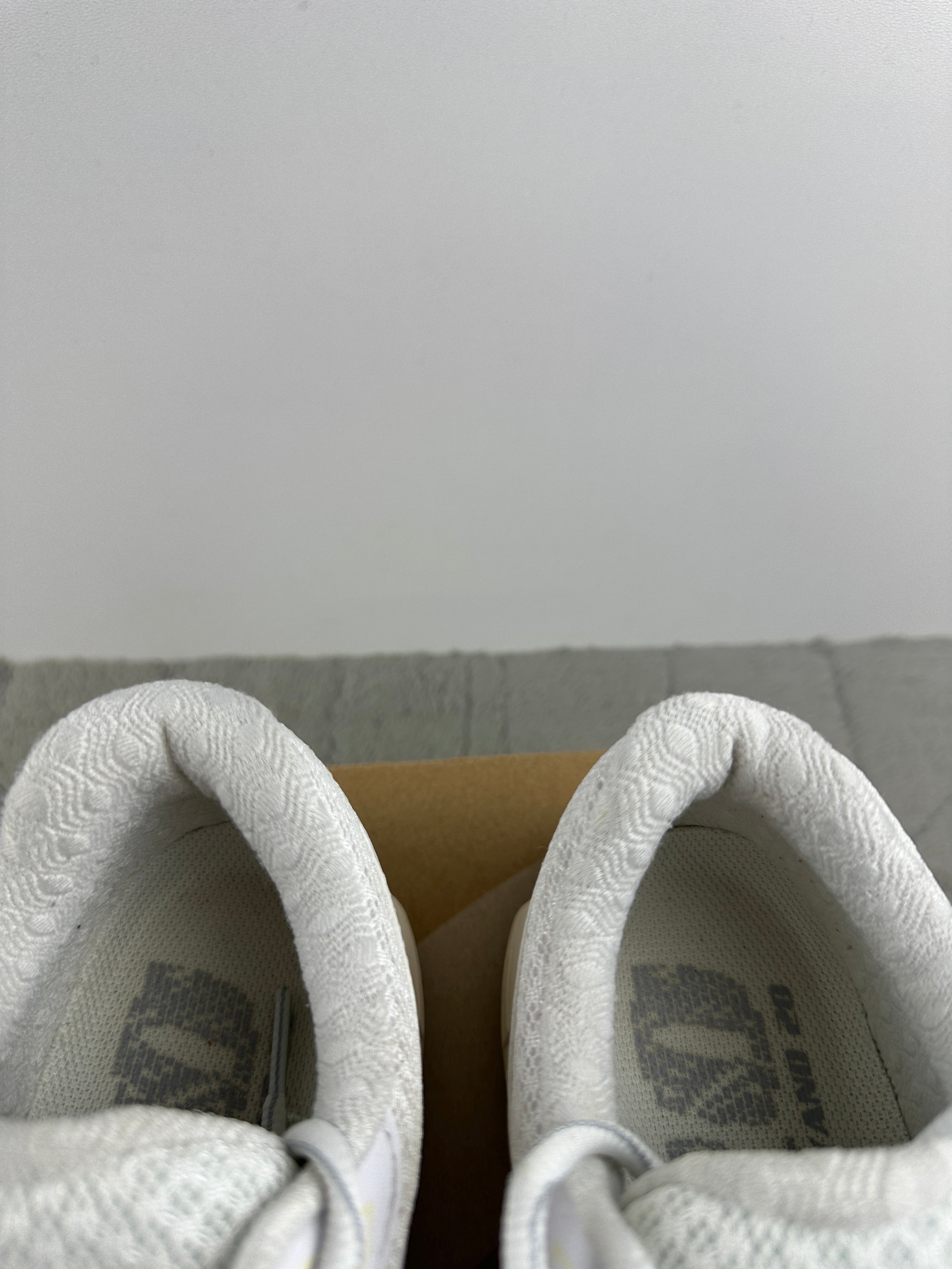 ASICS GEL-KAYANO 20