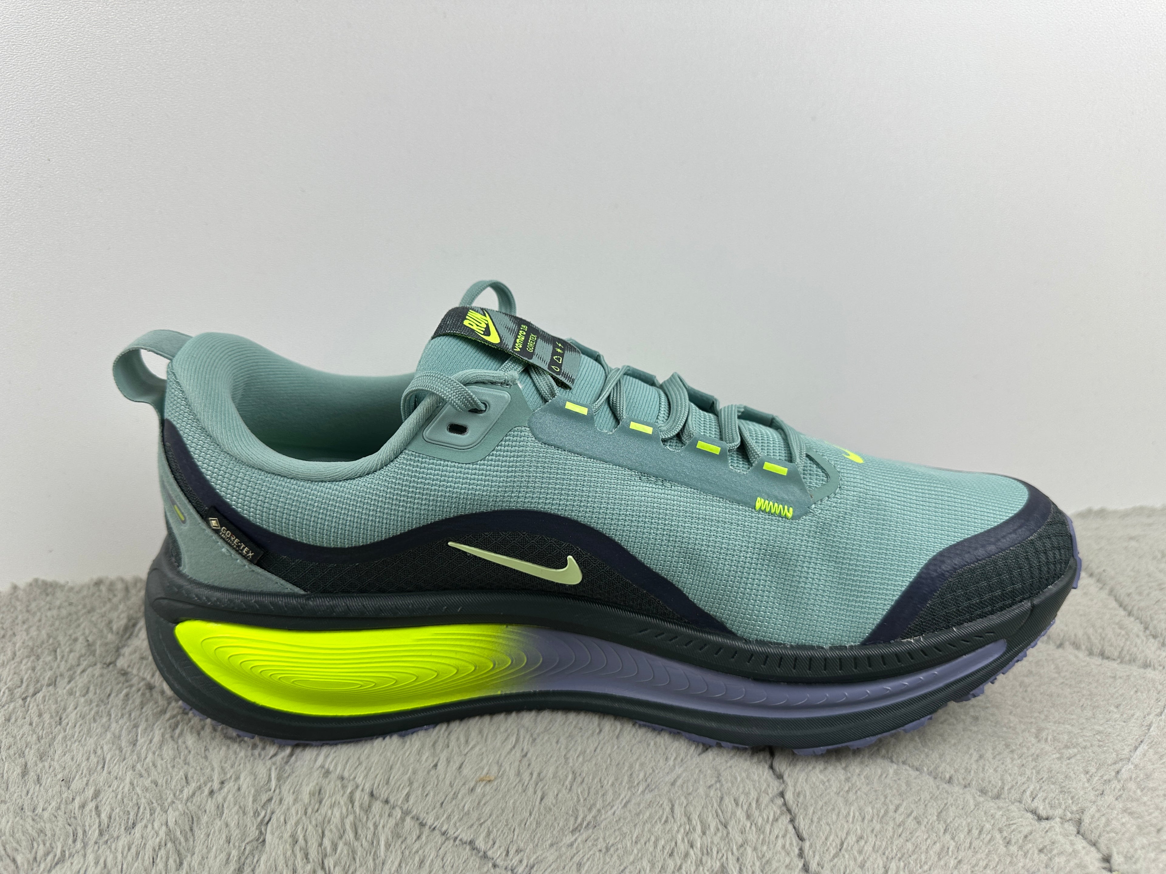NIKE VOMERO 18 GTX