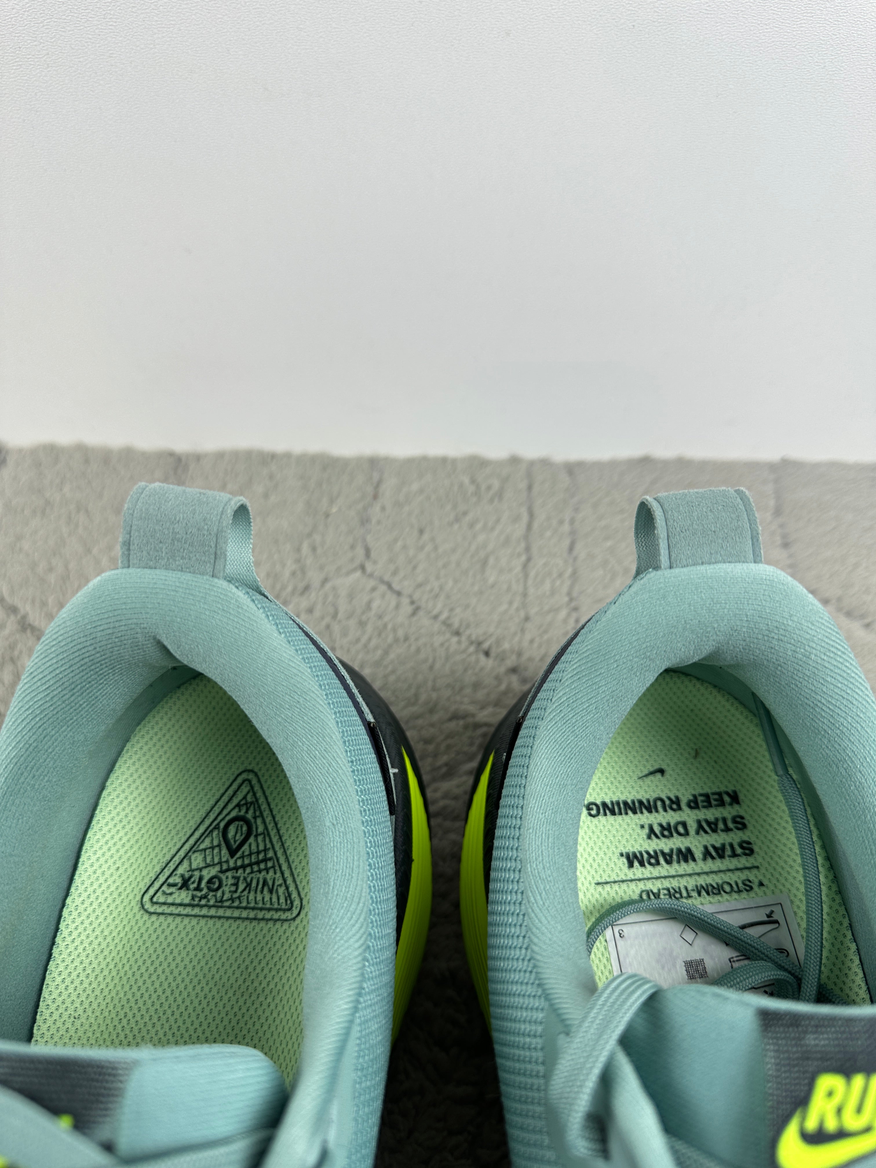 NIKE VOMERO 18 GTX
