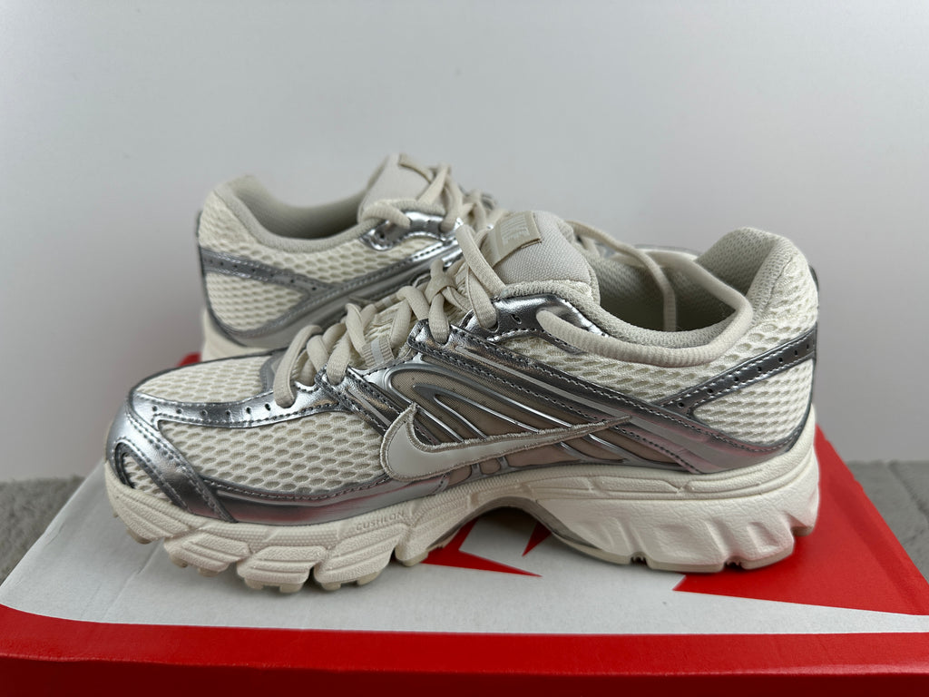 NIKE AIR MAX MOTO 2K
