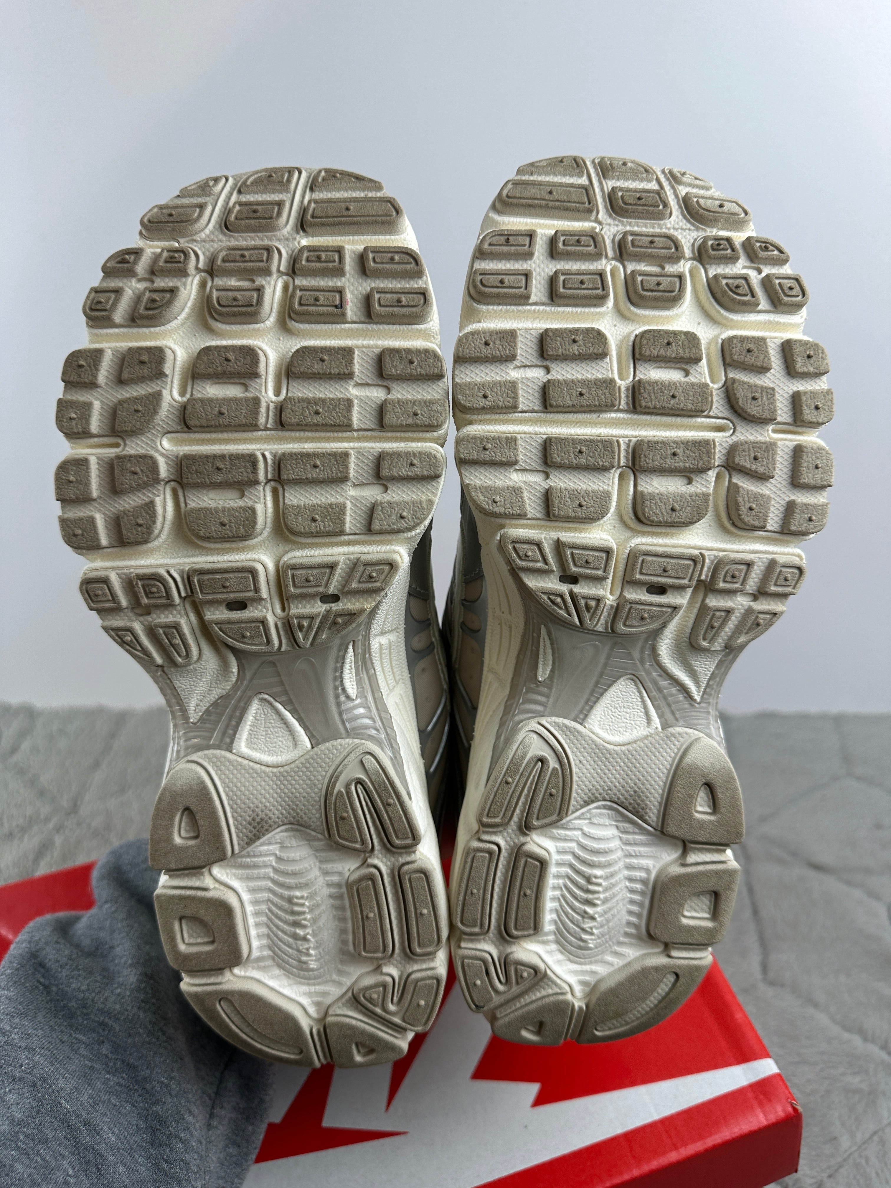 NIKE AIR MAX MOTO 2K