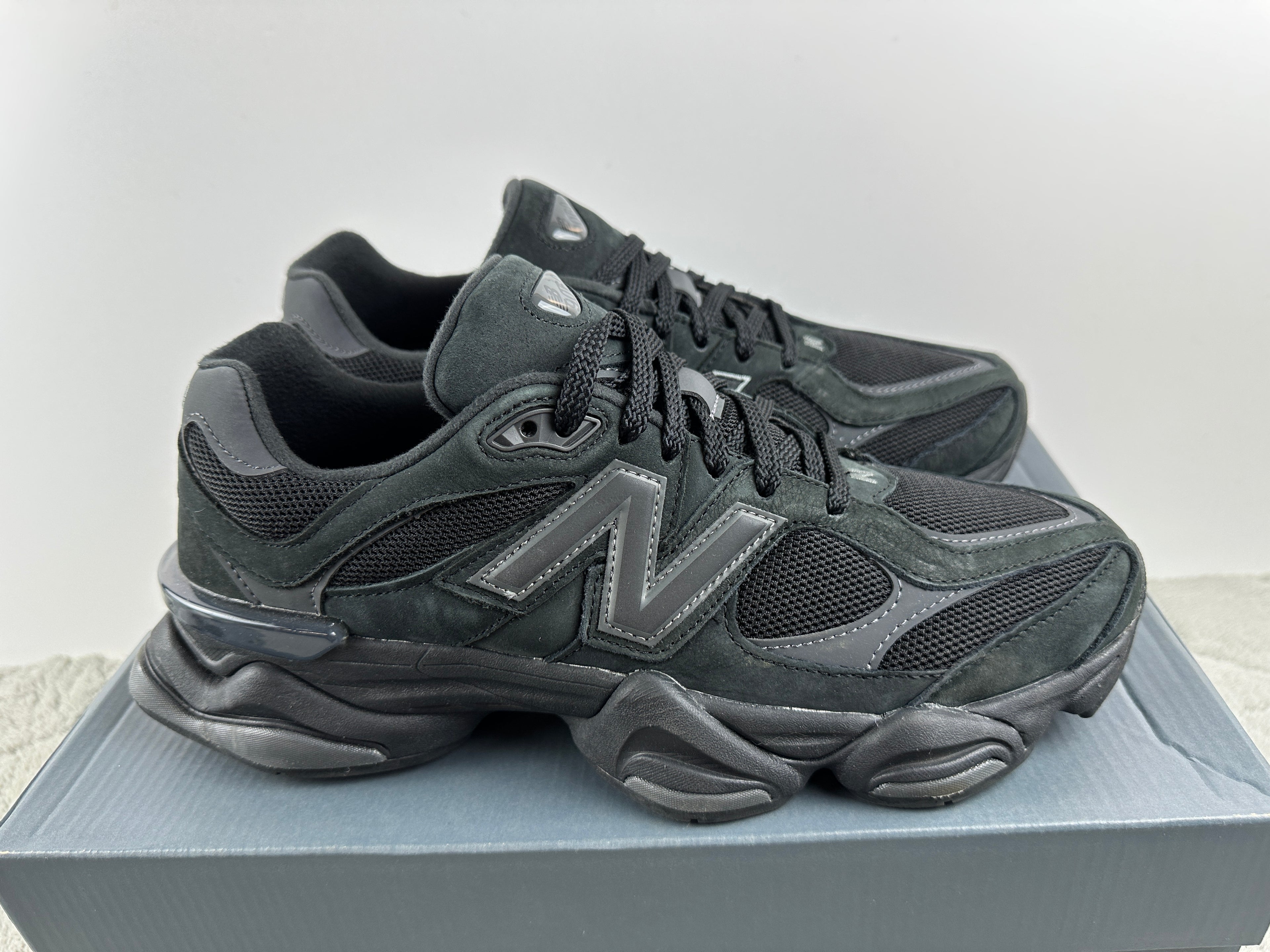 NEW BALANCE 9060 BLACK