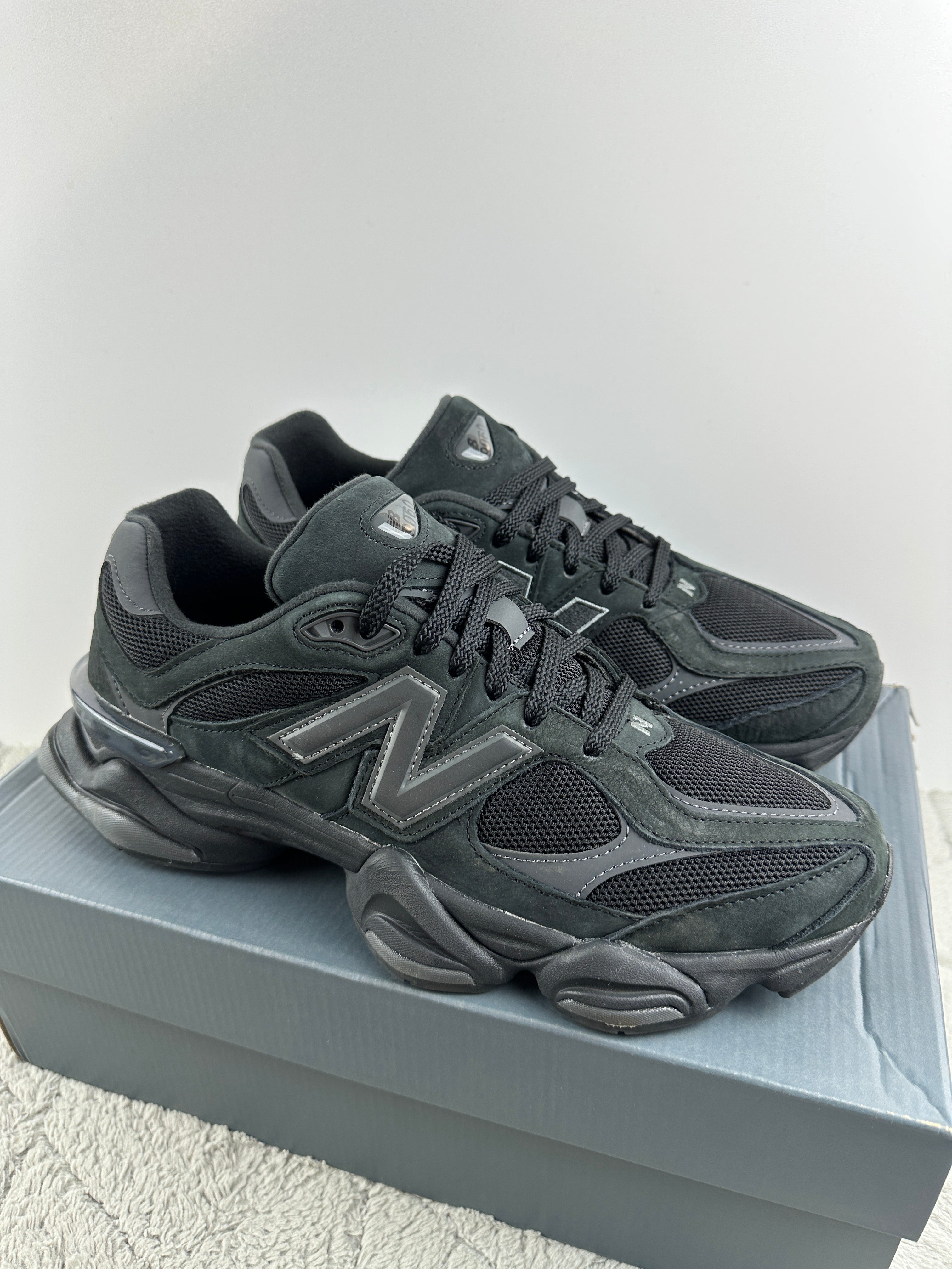 NEW BALANCE 9060 BLACK