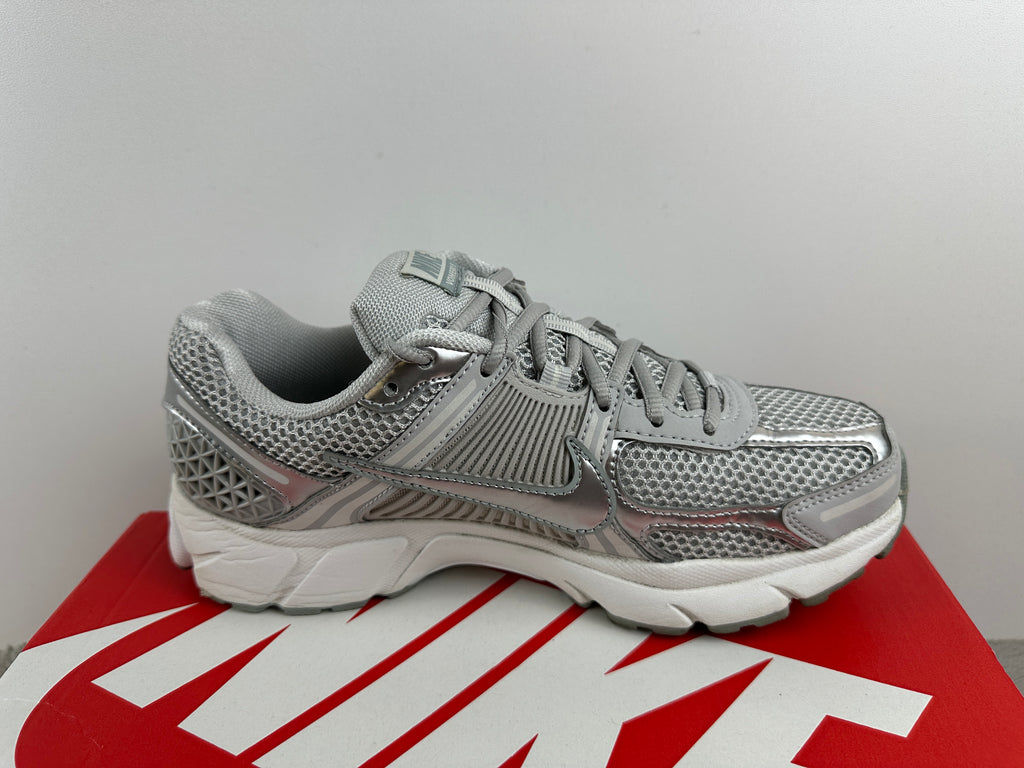 NIKE ZOOM VOMERO 5