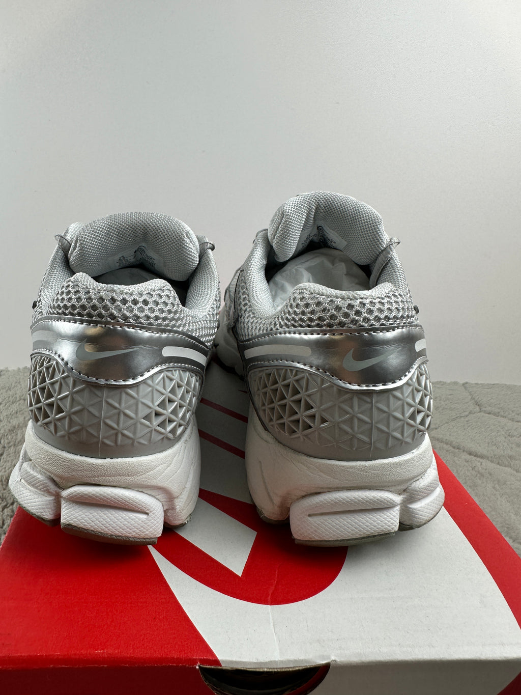 NIKE ZOOM VOMERO 5