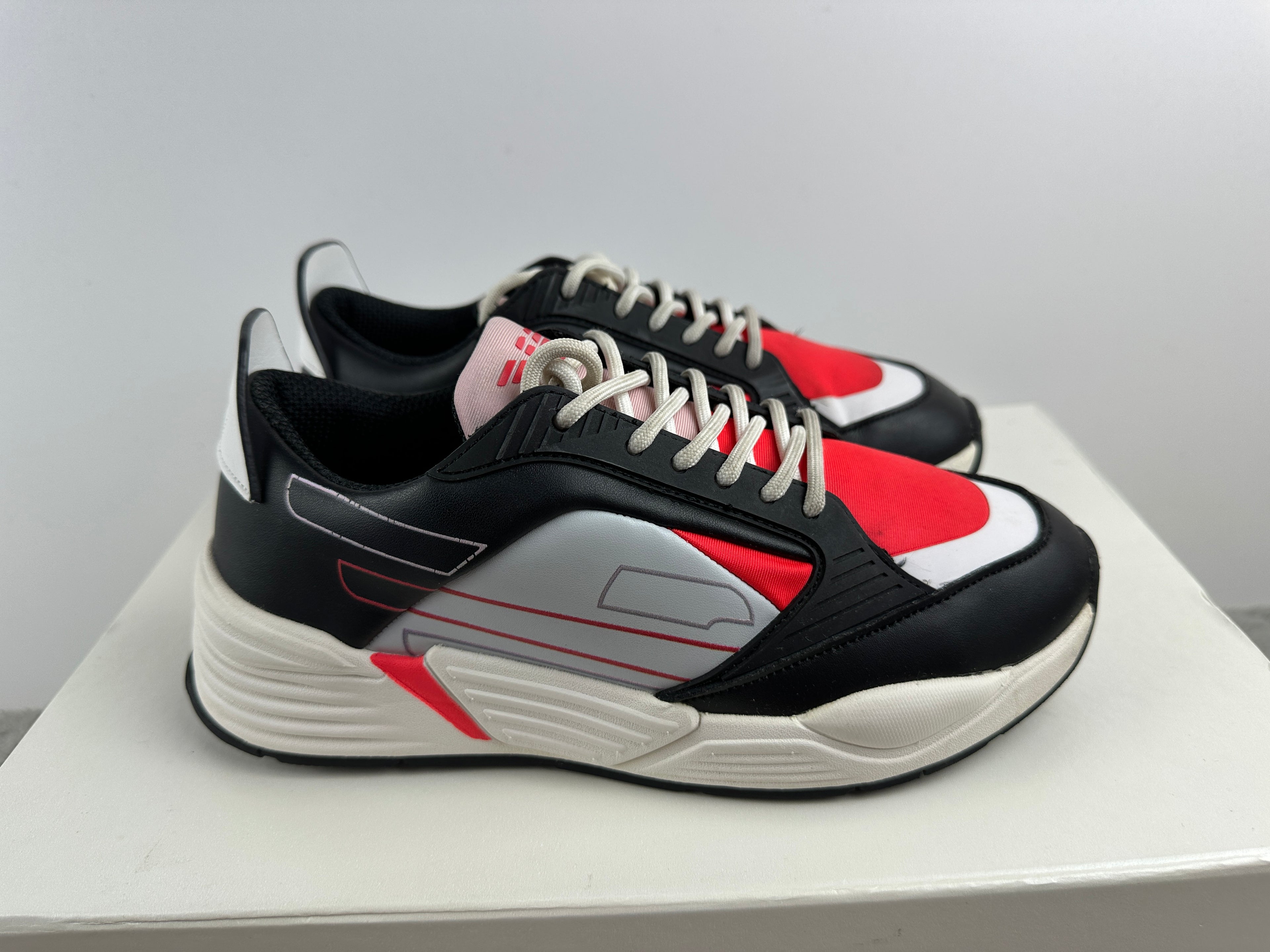 EMPORIO ARMANI SNEAKERS X3X161