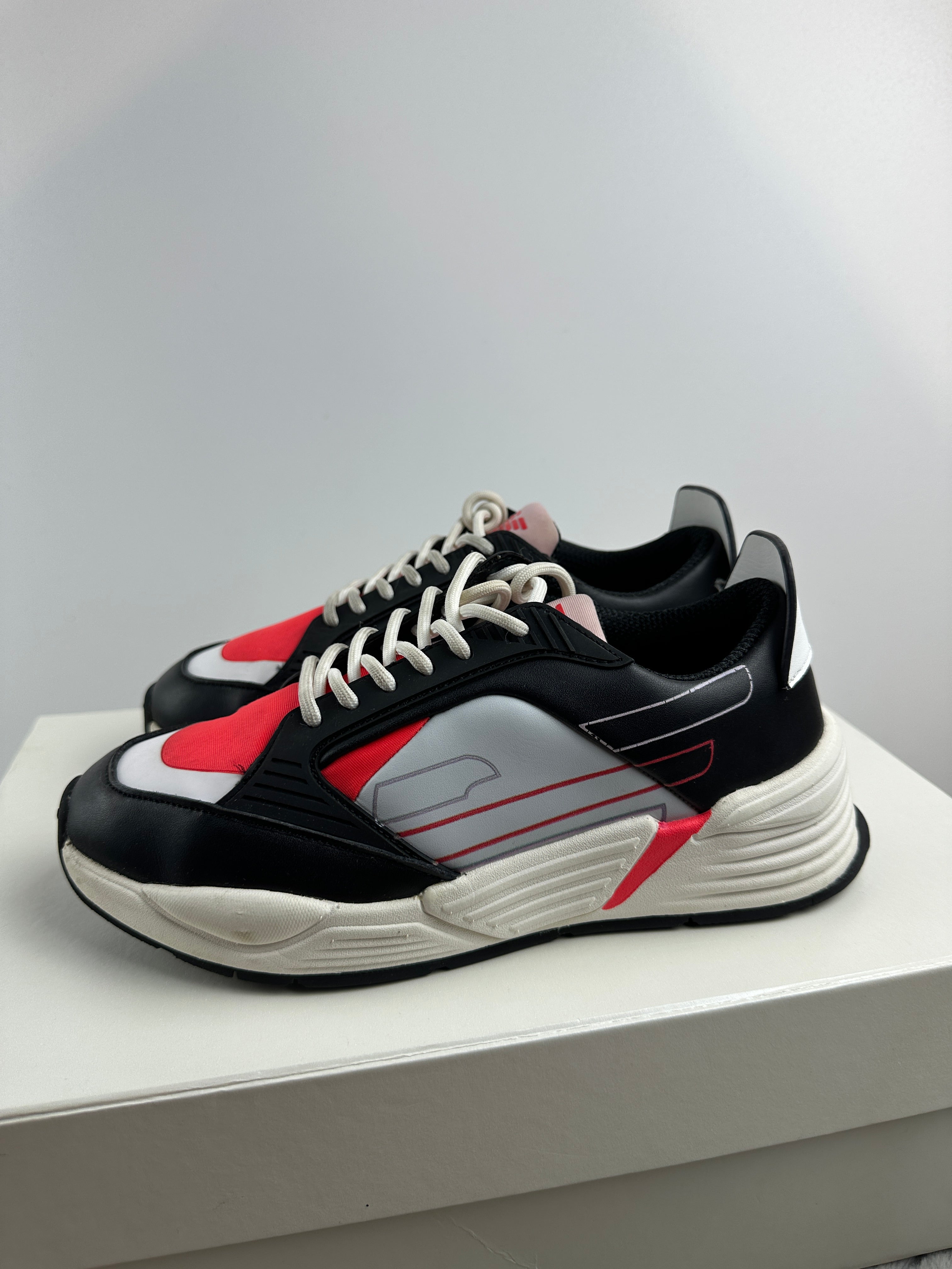 EMPORIO ARMANI SNEAKERS X3X161