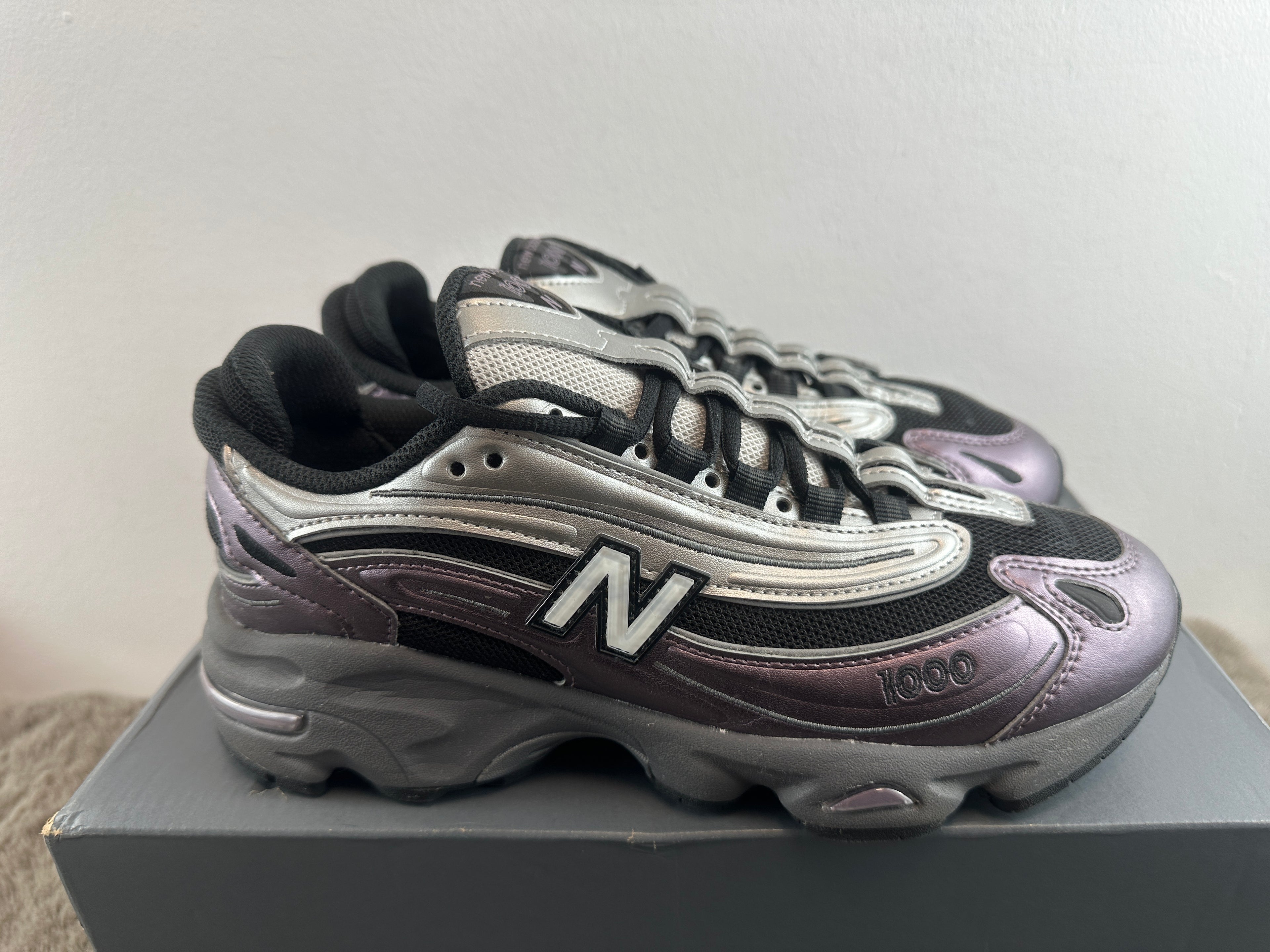NEW BALANCE 1000