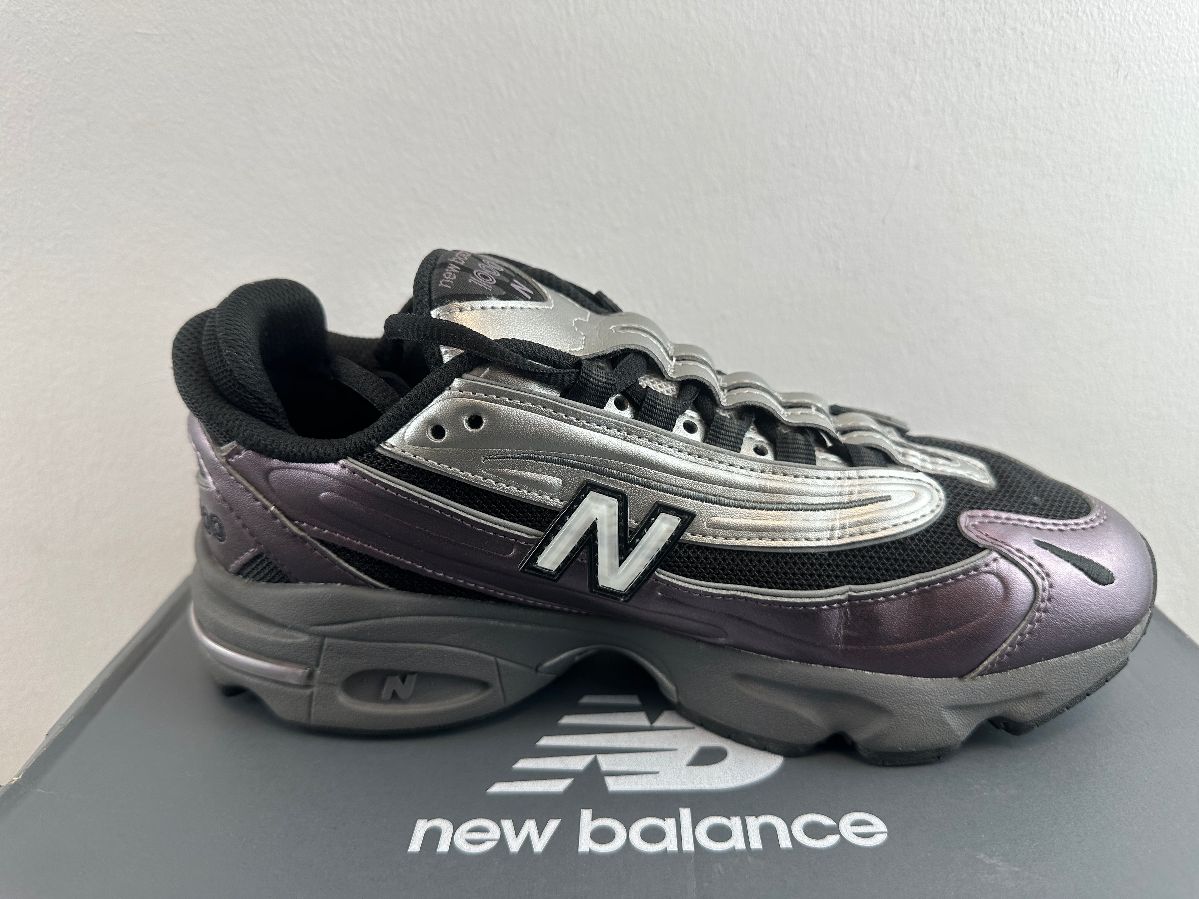 NEW BALANCE 1000