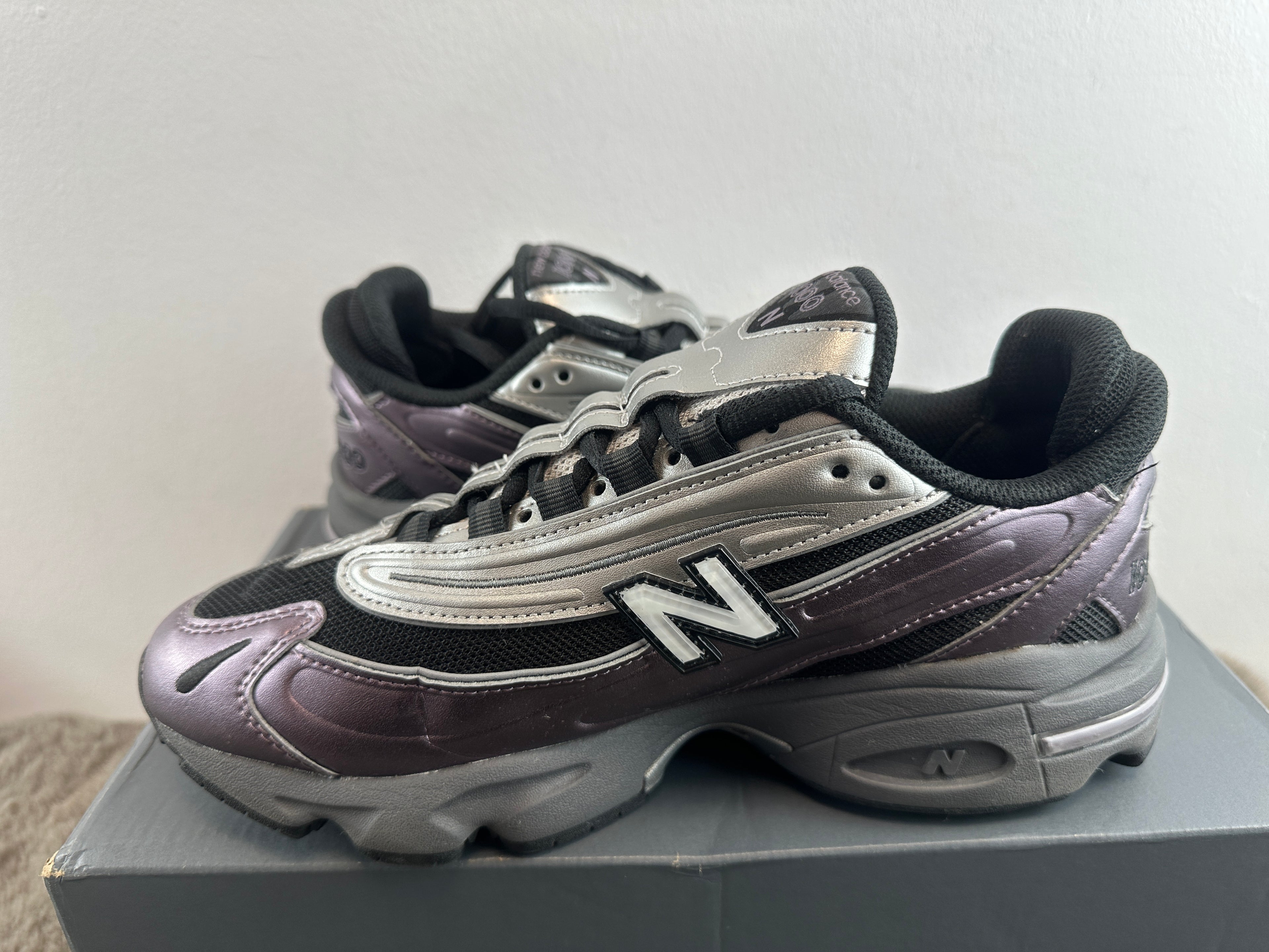 NEW BALANCE 1000